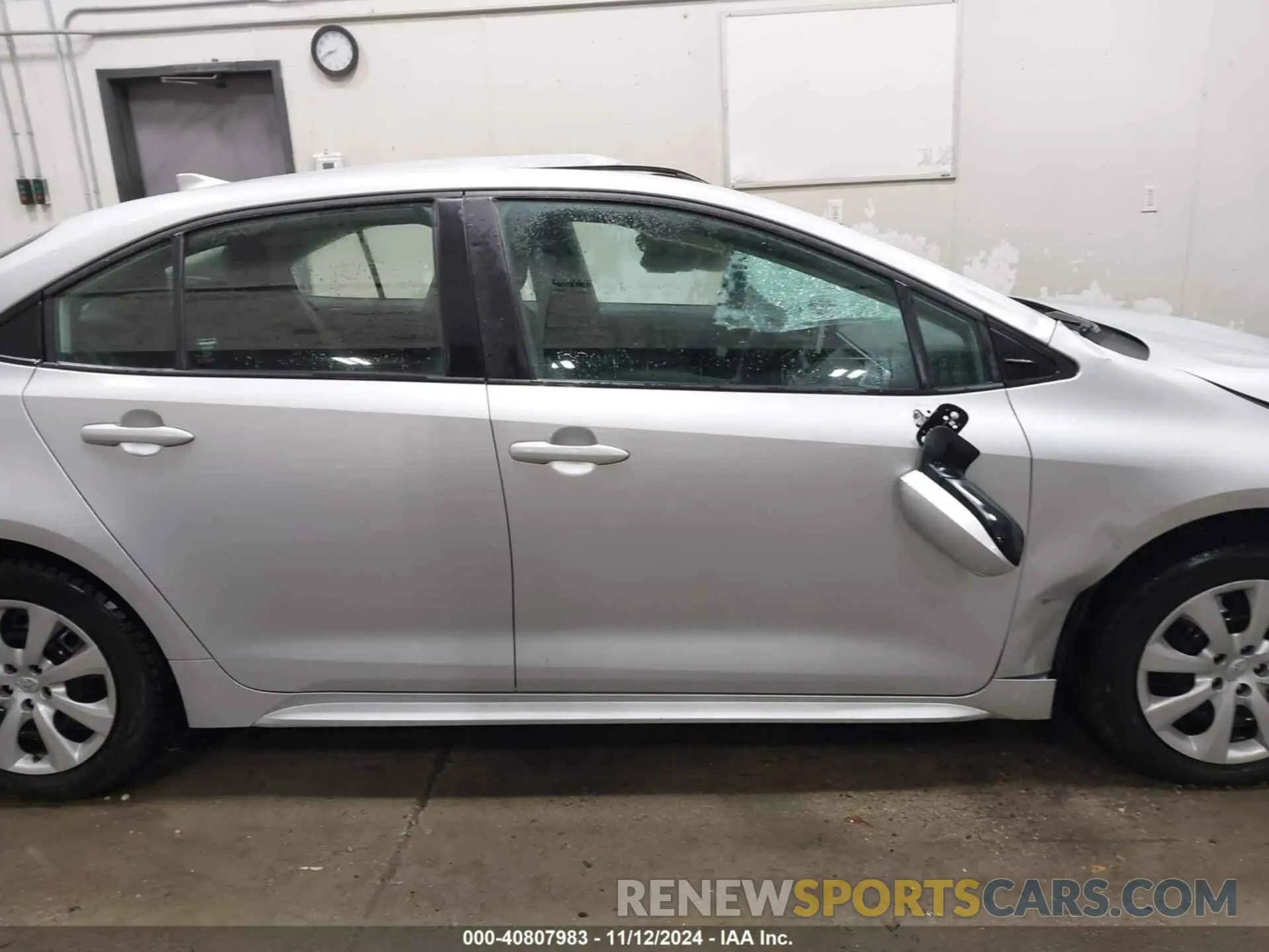 13 Photograph of a damaged car 5YFEPMAE9MP239268 TOYOTA COROLLA 2021