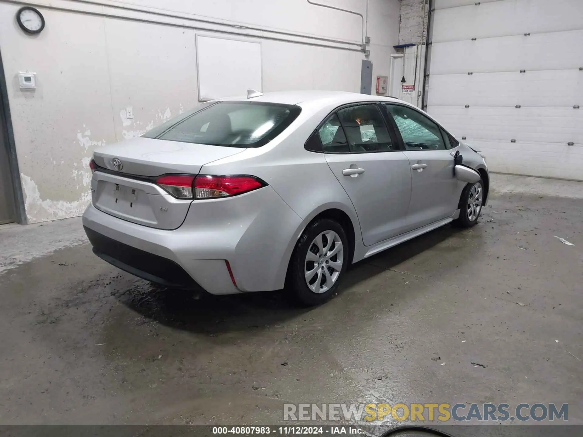 4 Photograph of a damaged car 5YFEPMAE9MP239268 TOYOTA COROLLA 2021