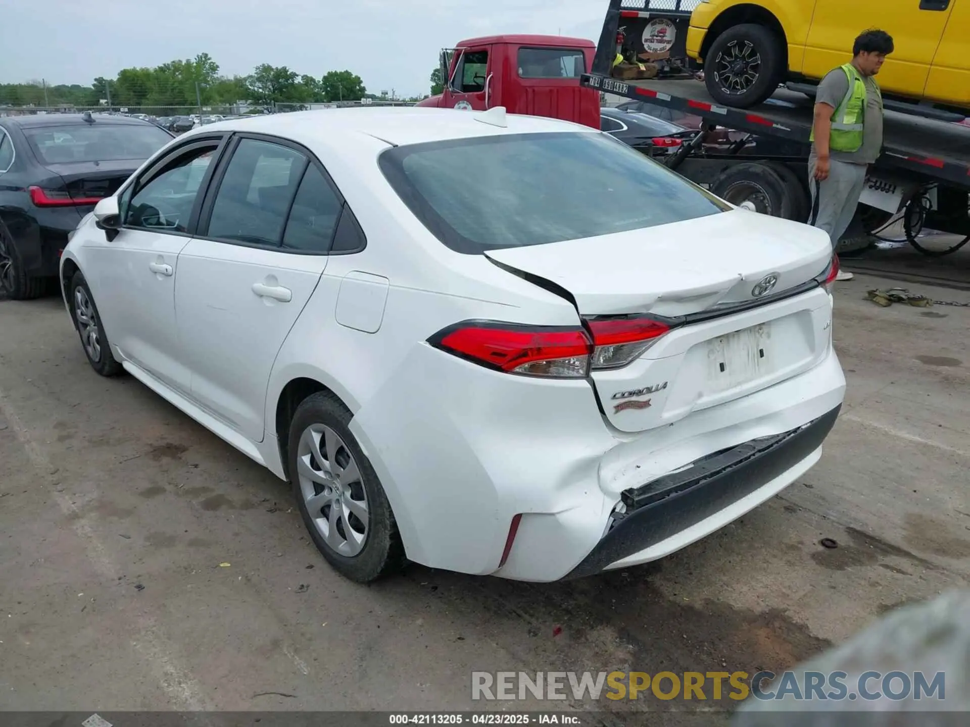 3 Photograph of a damaged car 5YFEPMAE9MP268852 TOYOTA COROLLA 2021