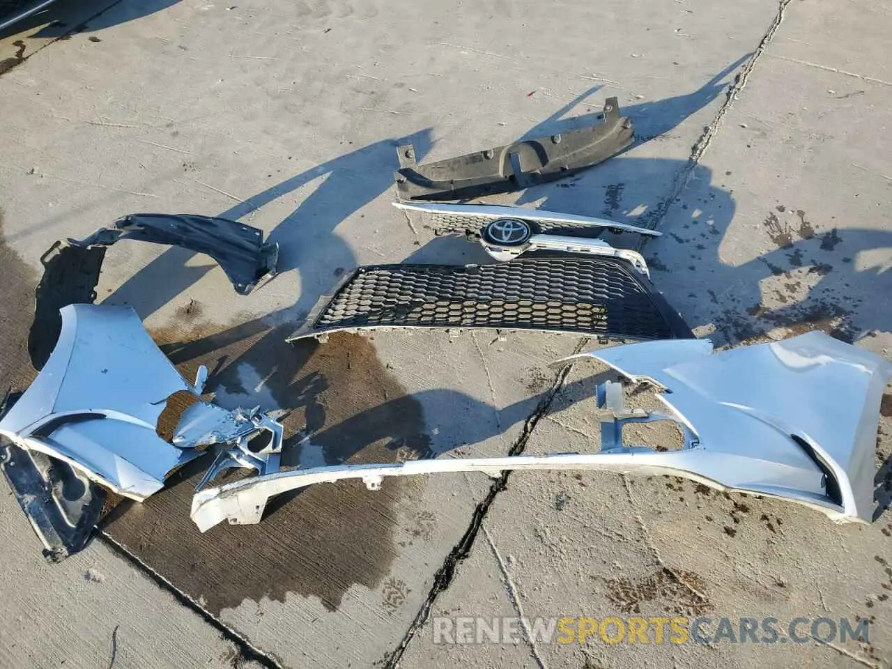 12 Photograph of a damaged car 5YFEPMAEXMP157565 TOYOTA COROLLA 2021