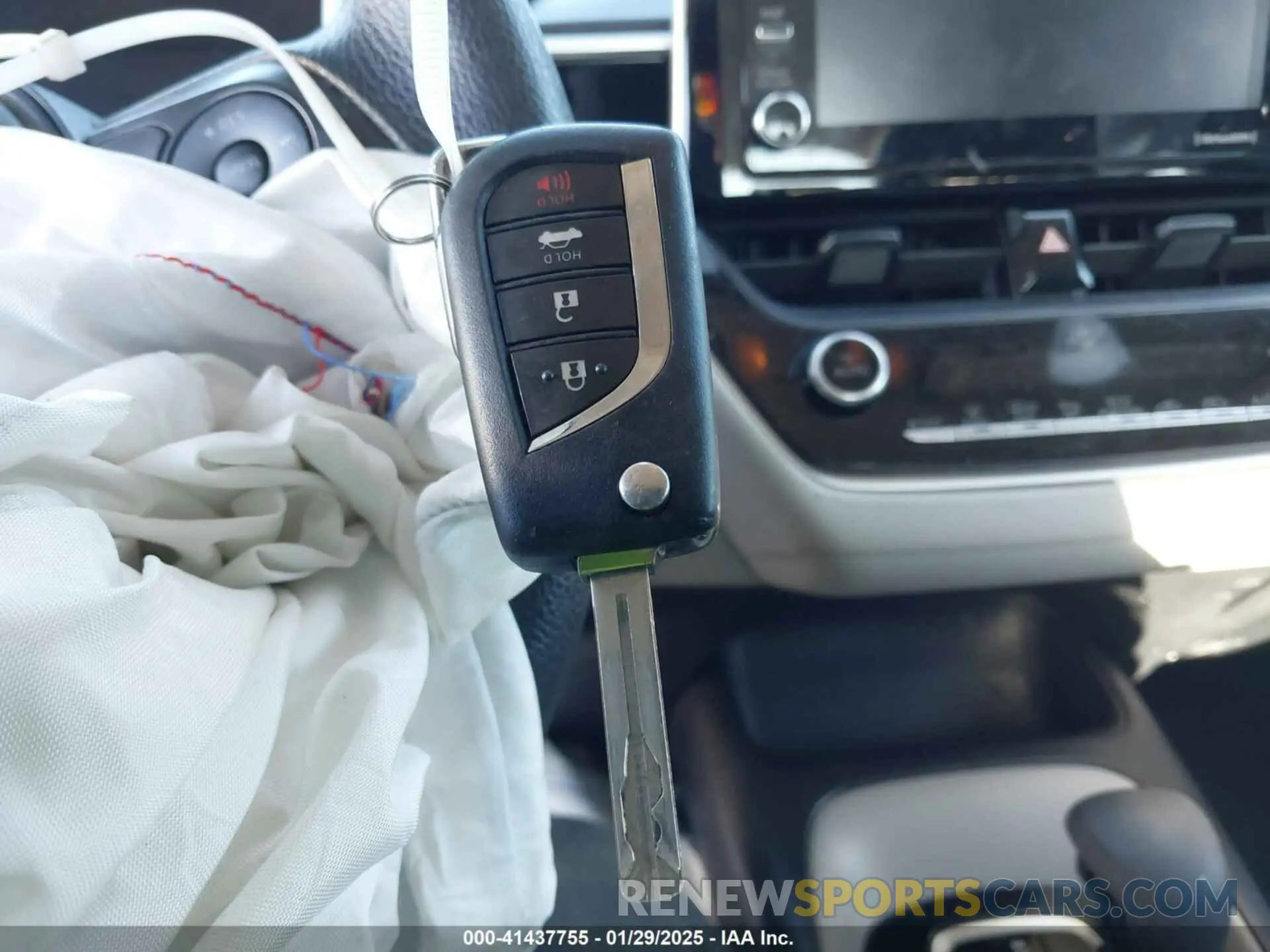 11 Photograph of a damaged car 5YFEPMAEXMP160398 TOYOTA COROLLA 2021