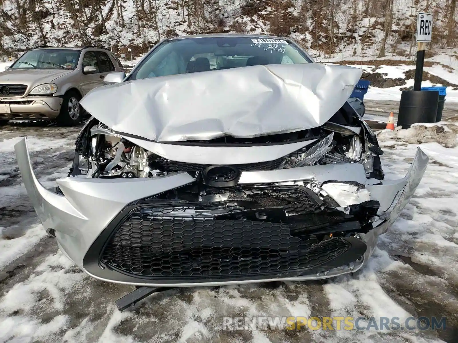 9 Photograph of a damaged car 5YFEPMAEXMP174673 TOYOTA COROLLA 2021