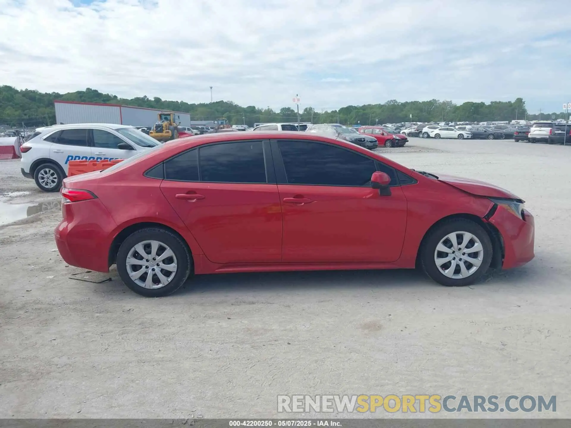 13 Photograph of a damaged car 5YFEPMAEXMP180425 TOYOTA COROLLA 2021