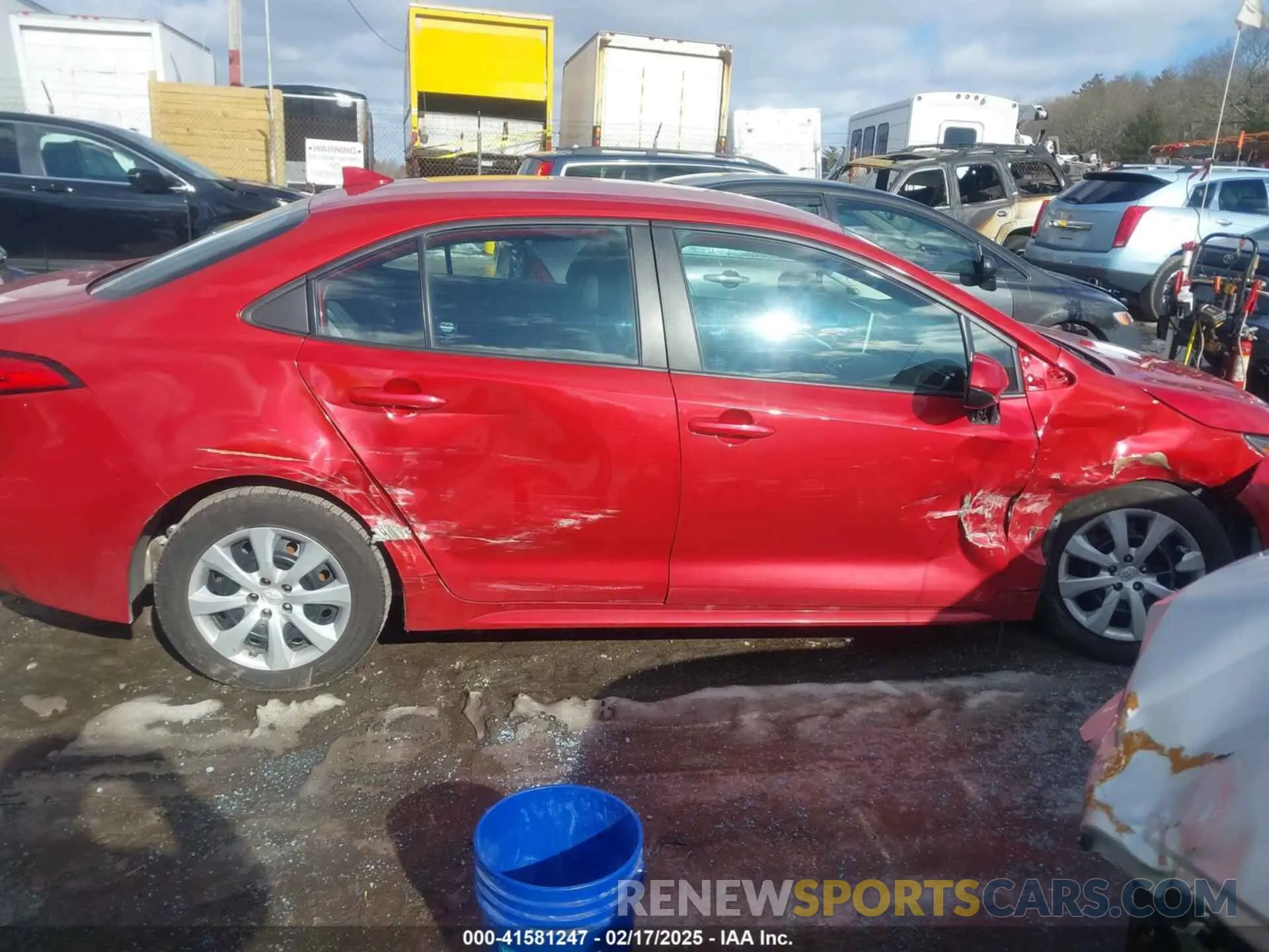 13 Photograph of a damaged car 5YFEPMAEXMP189948 TOYOTA COROLLA 2021