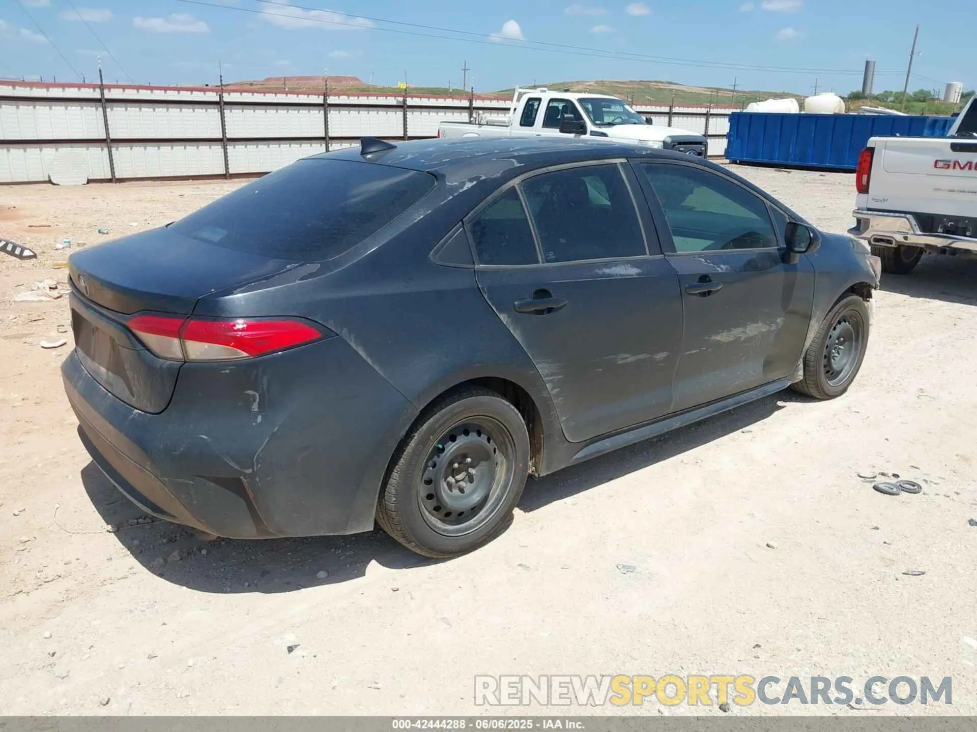4 Photograph of a damaged car 5YFEPMAEXMP195040 TOYOTA COROLLA 2021
