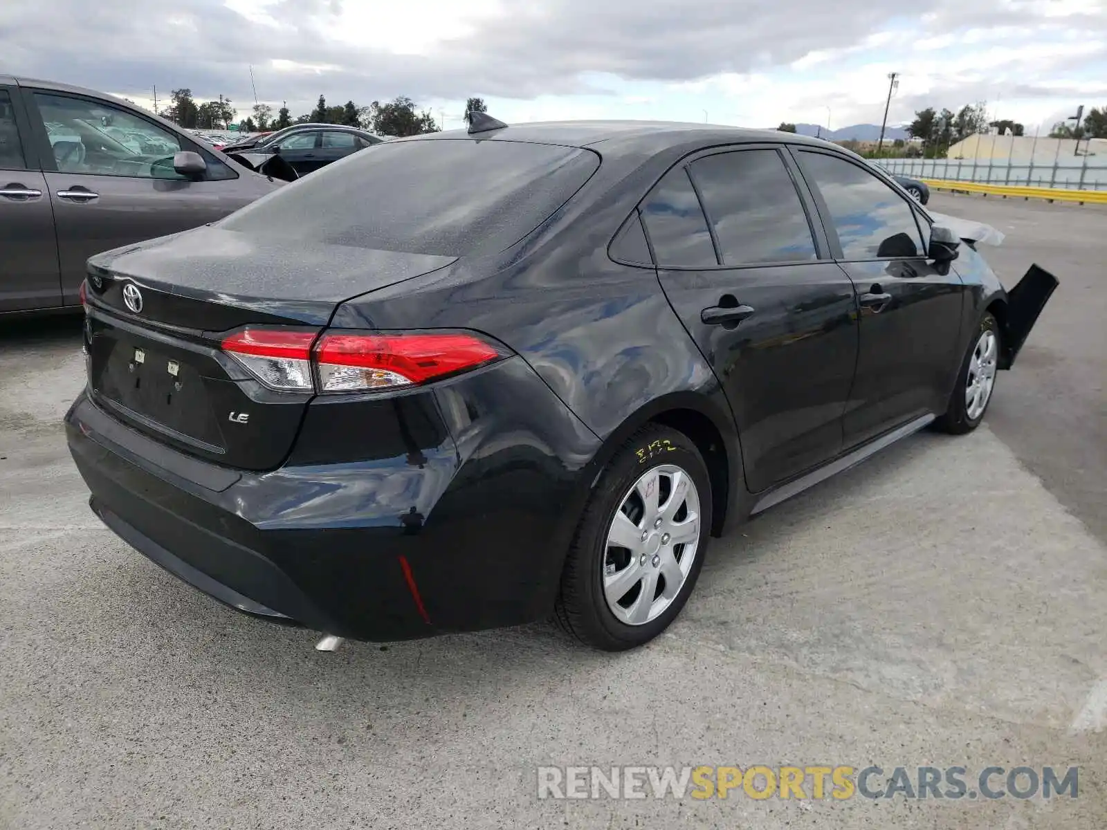 4 Photograph of a damaged car 5YFEPMAEXMP200091 TOYOTA COROLLA 2021