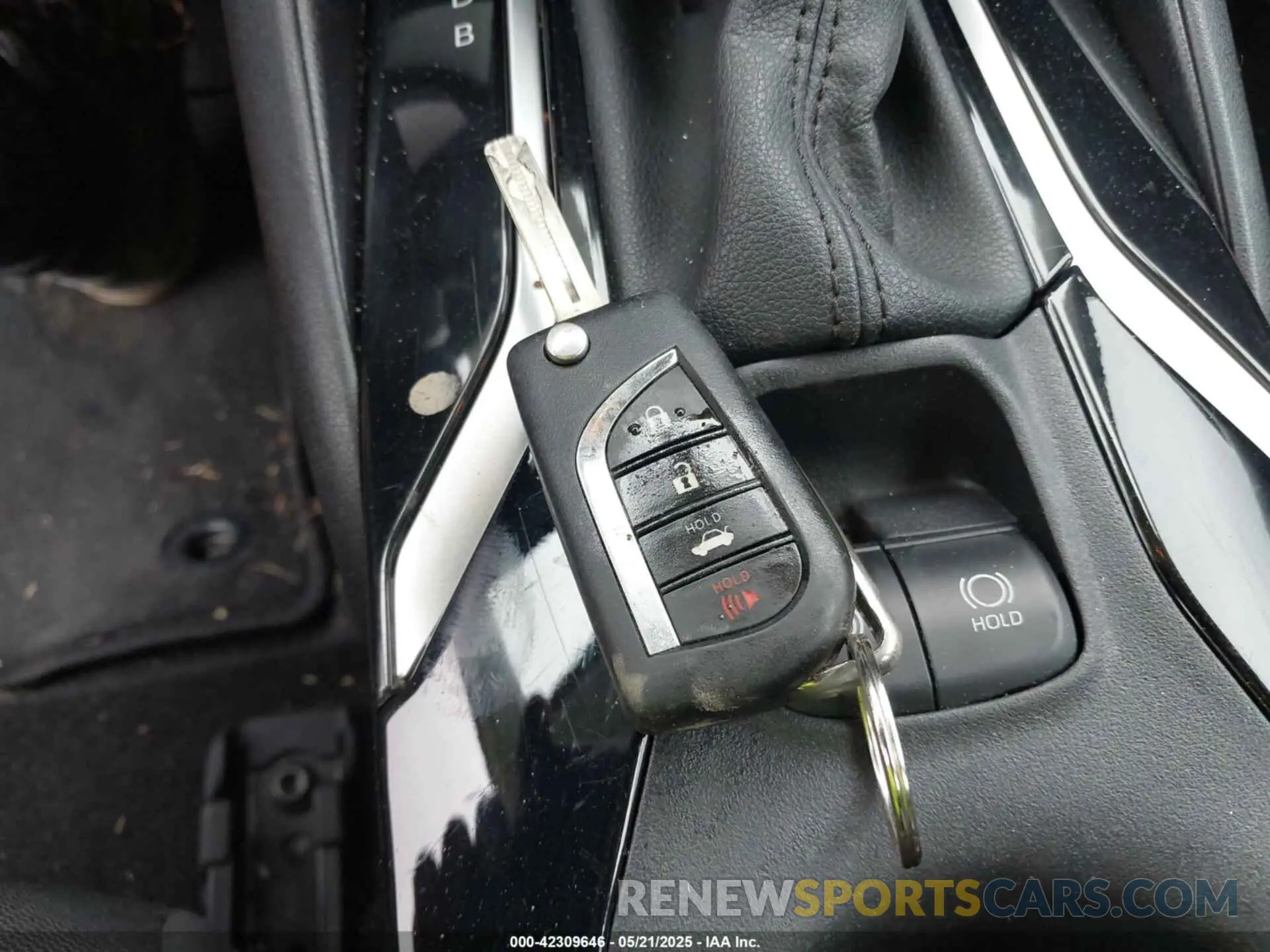 11 Photograph of a damaged car 5YFEPMAEXMP221930 TOYOTA COROLLA 2021