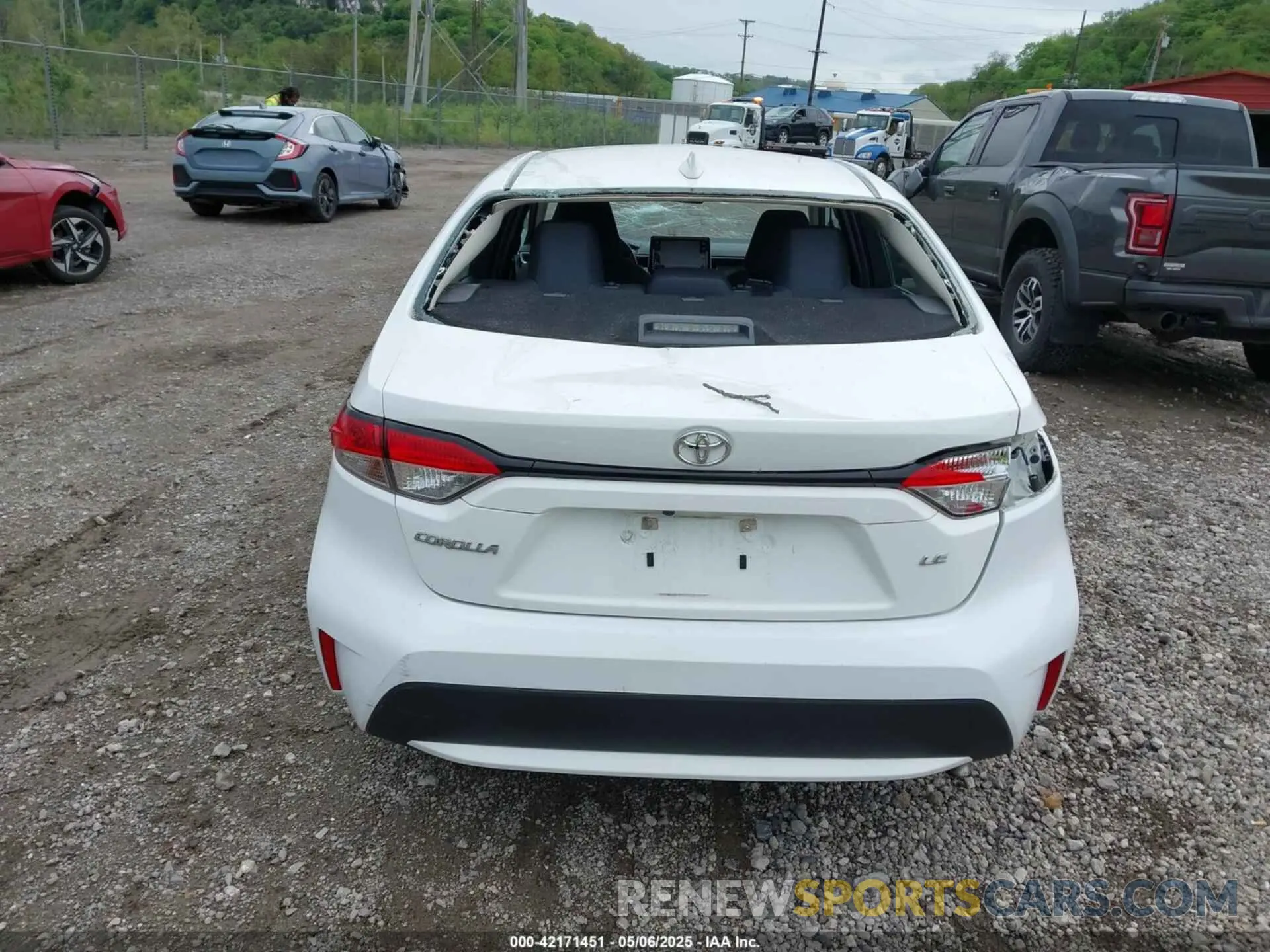 17 Photograph of a damaged car 5YFEPMAEXMP223354 TOYOTA COROLLA 2021