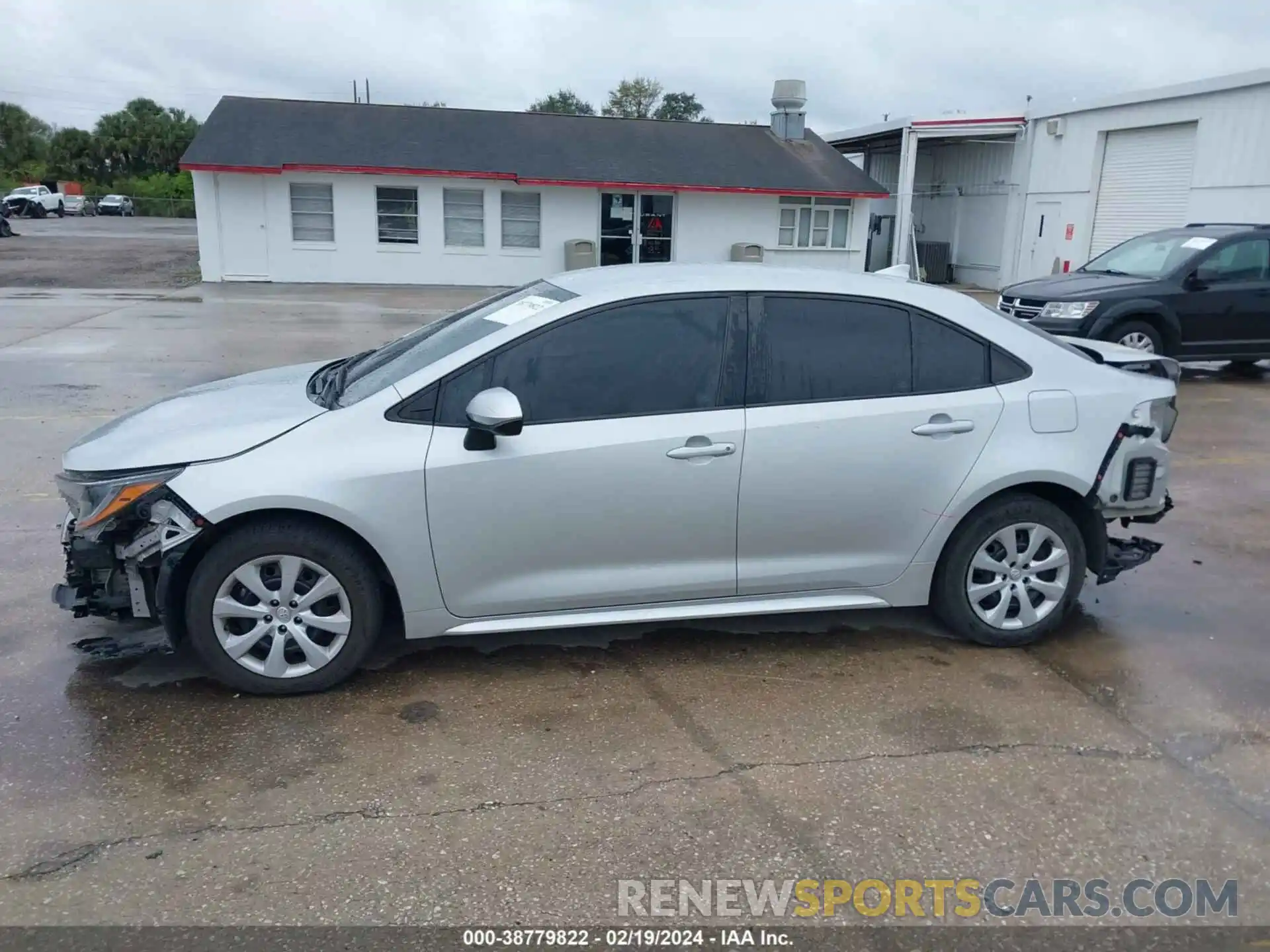 14 Photograph of a damaged car 5YFEPMAEXMP235438 TOYOTA COROLLA 2021