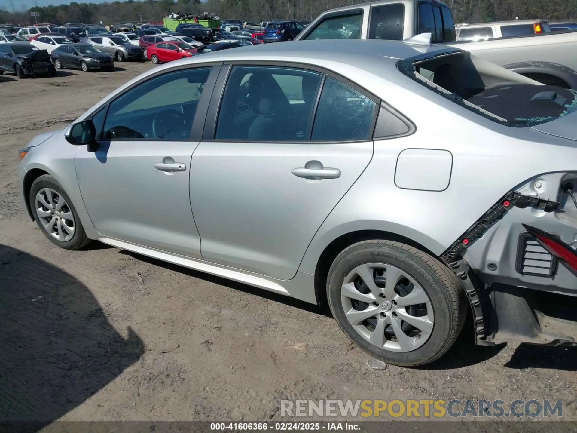 14 Photograph of a damaged car 5YFEPMAEXMP252174 TOYOTA COROLLA 2021