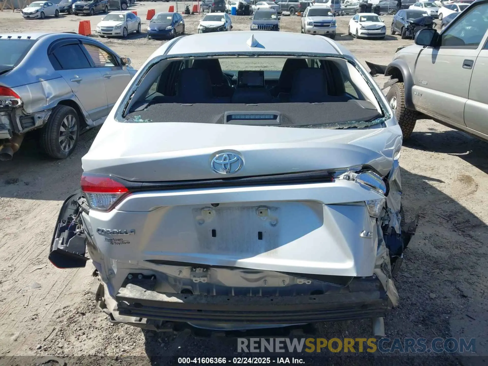 16 Photograph of a damaged car 5YFEPMAEXMP252174 TOYOTA COROLLA 2021