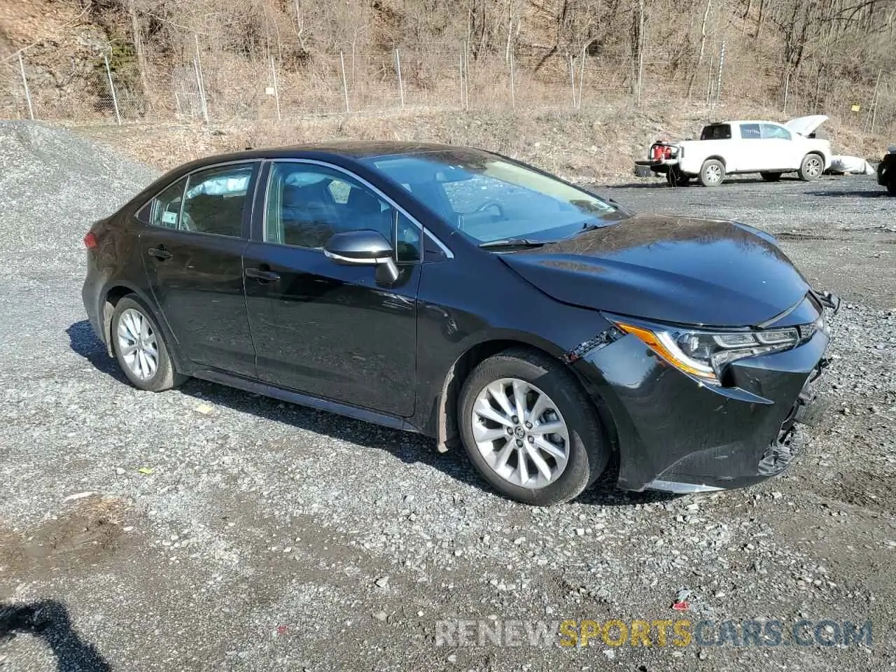 4 Photograph of a damaged car 5YFFPMAE6MP158197 TOYOTA COROLLA 2021