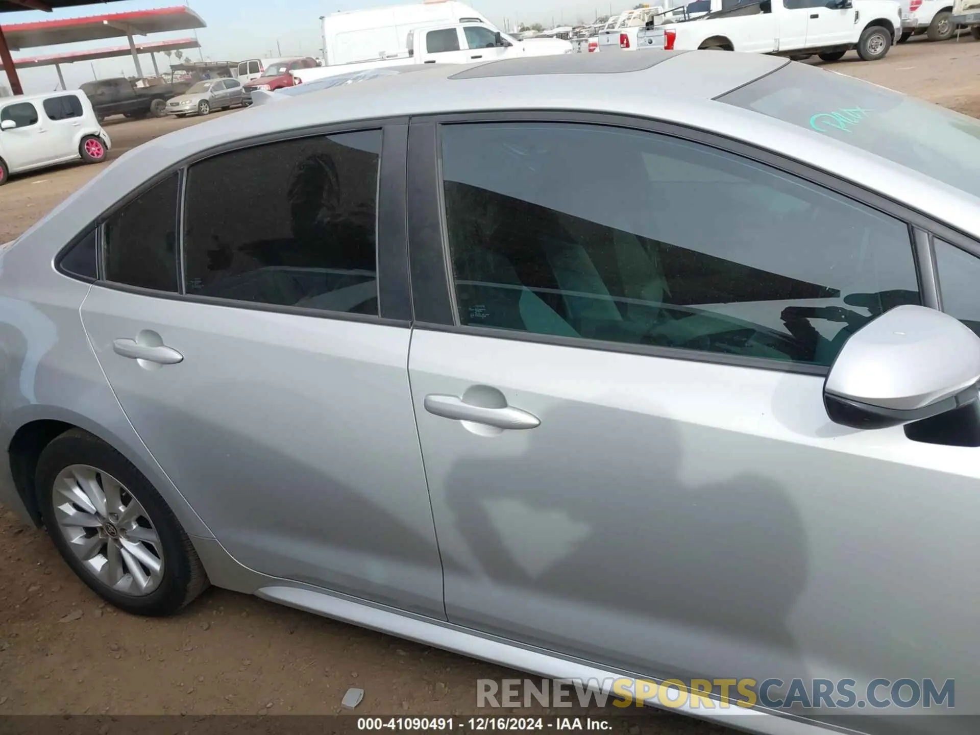 14 Photograph of a damaged car 5YFHPMAE7MP211224 TOYOTA COROLLA 2021