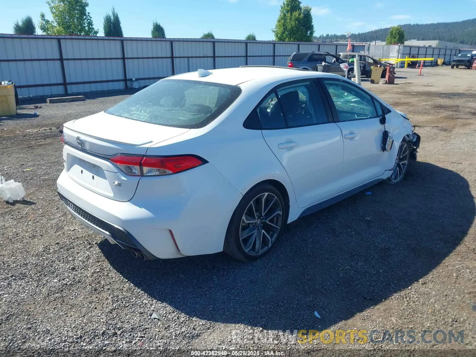 4 Photograph of a damaged car 5YFP4MCE1MP094385 TOYOTA COROLLA 2021