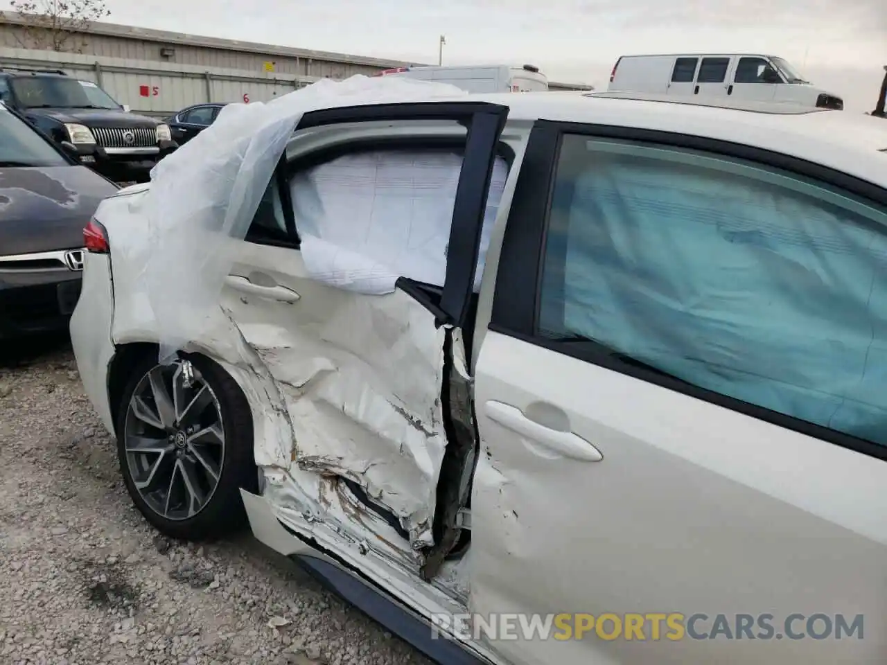 9 Photograph of a damaged car 5YFP4MCE2MP073173 TOYOTA COROLLA 2021