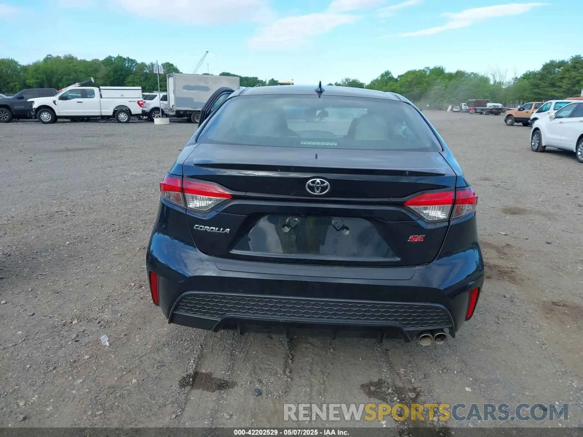 16 Photograph of a damaged car 5YFP4MCE6MP092552 TOYOTA COROLLA 2021