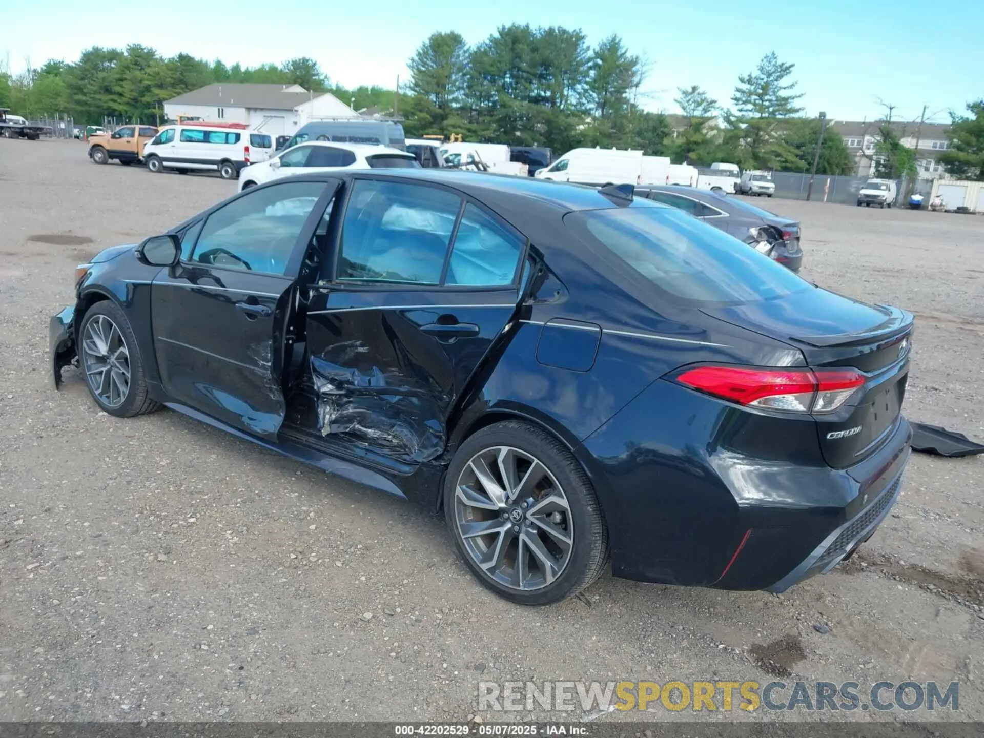 3 Photograph of a damaged car 5YFP4MCE6MP092552 TOYOTA COROLLA 2021