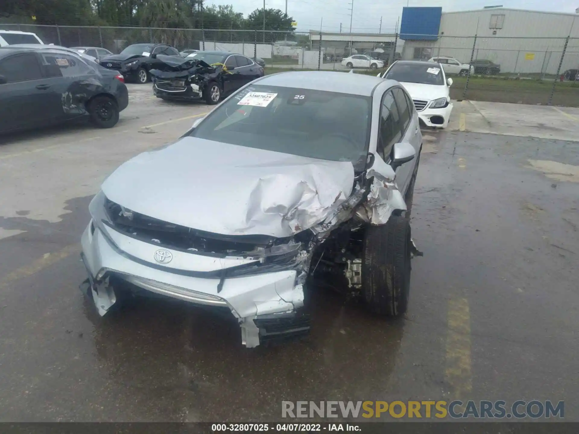 6 Photograph of a damaged car 5YFS4MCE0MP071934 TOYOTA COROLLA 2021