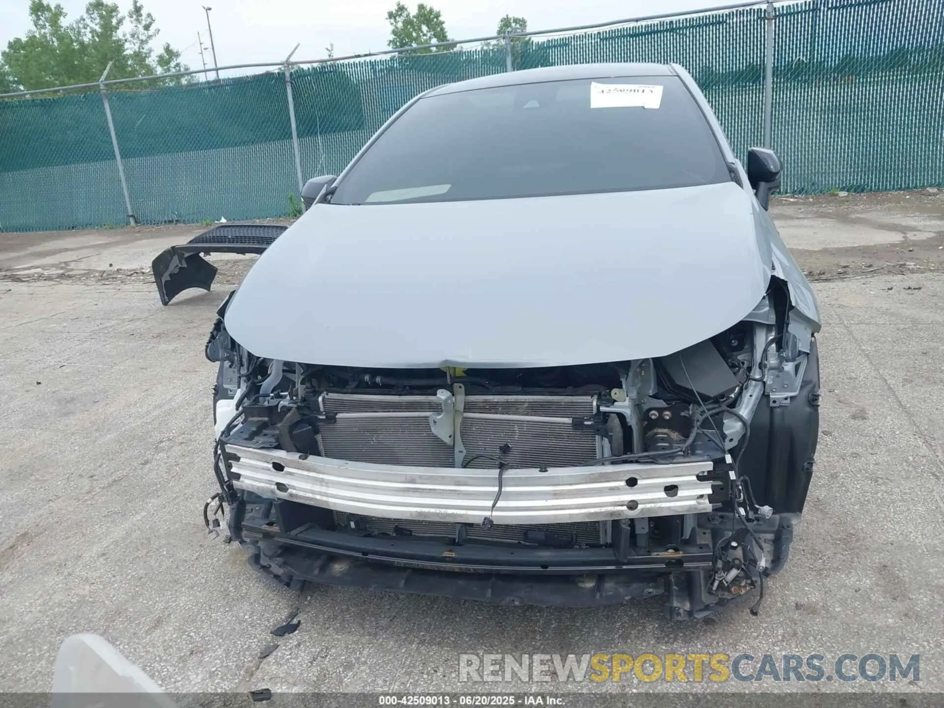 13 Photograph of a damaged car 5YFS4MCE0MP073697 TOYOTA COROLLA 2021