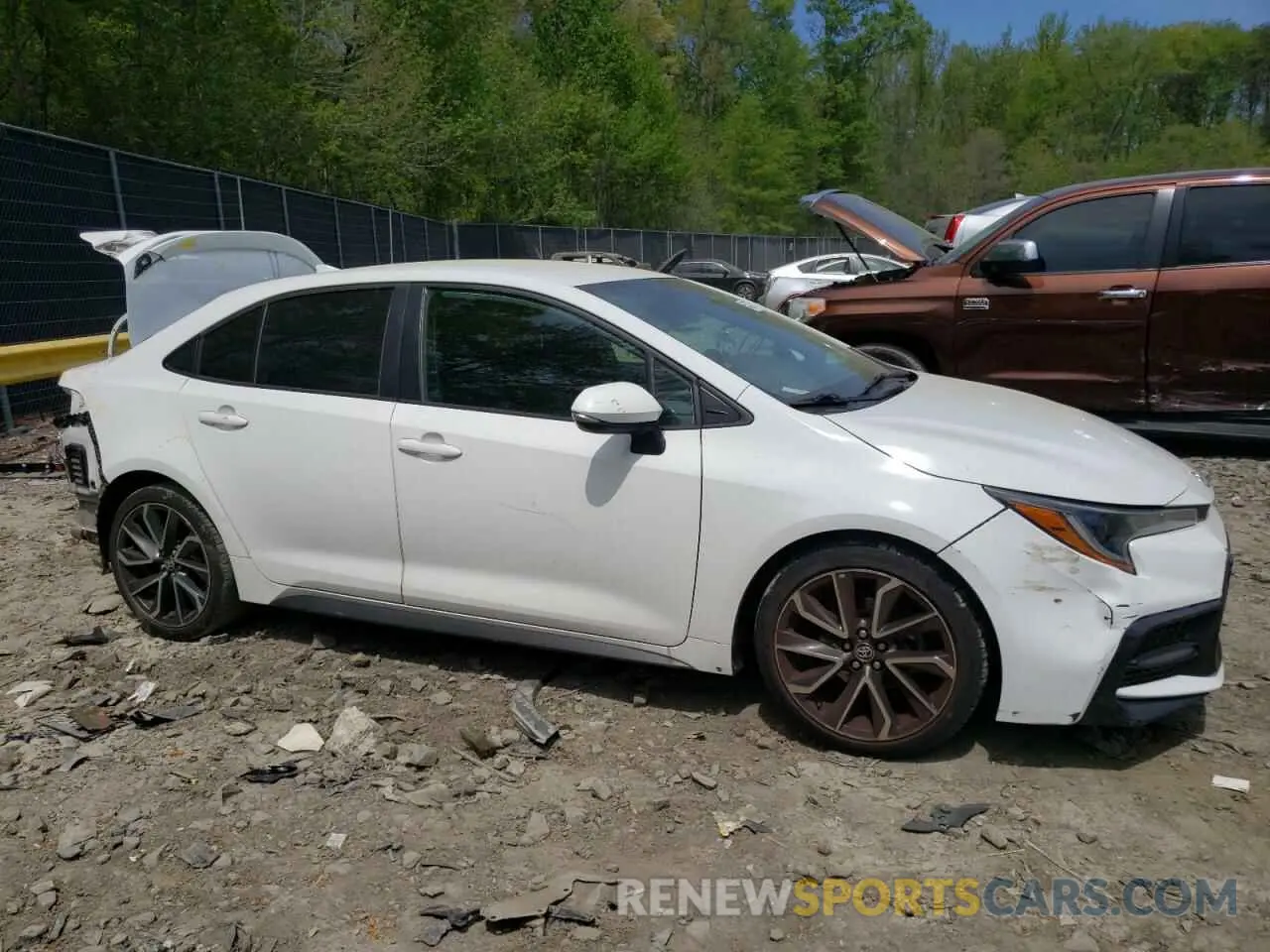 4 Photograph of a damaged car 5YFS4MCE1MP061381 TOYOTA COROLLA 2021