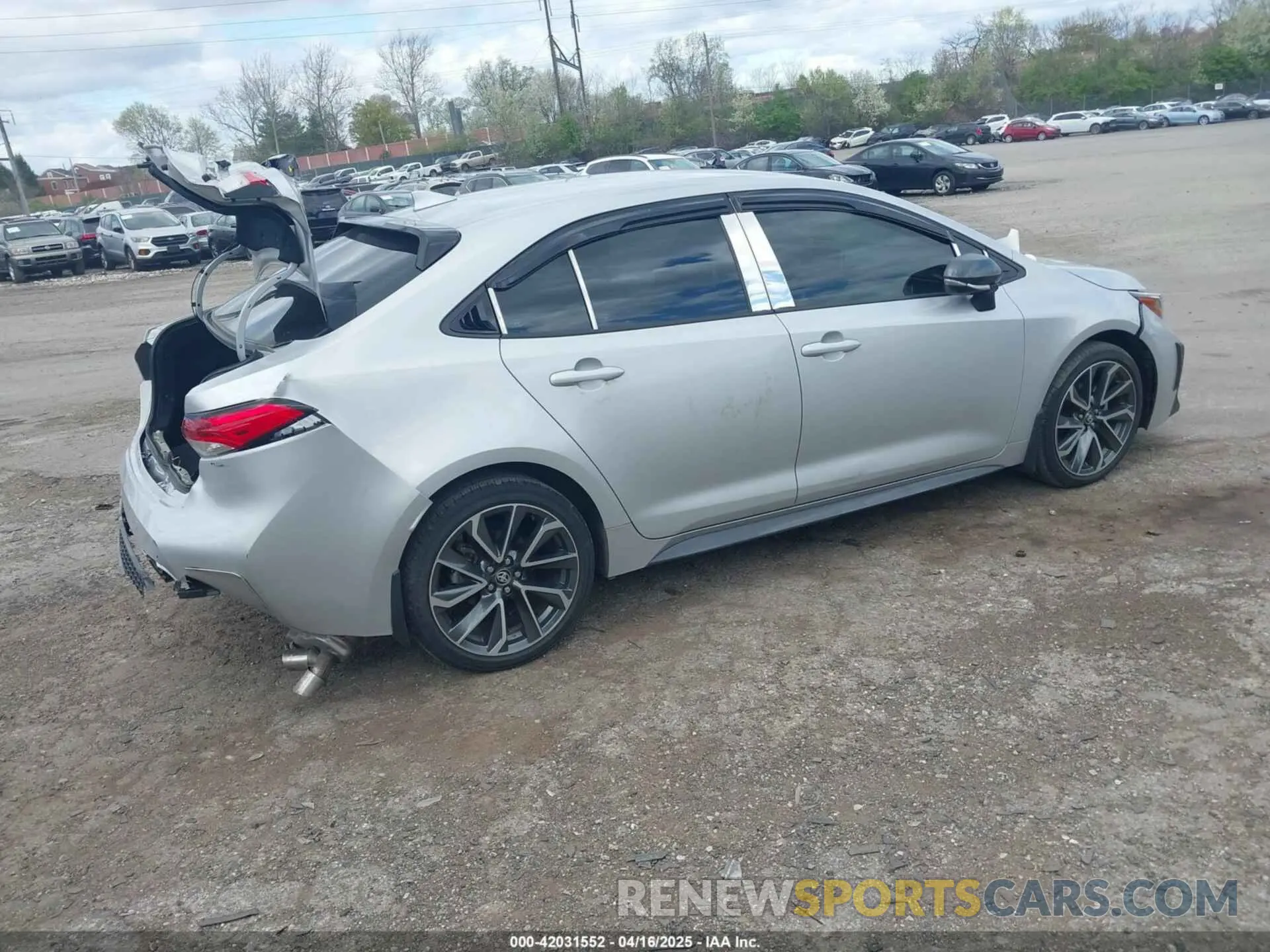 4 Photograph of a damaged car 5YFS4MCE2MP066802 TOYOTA COROLLA 2021