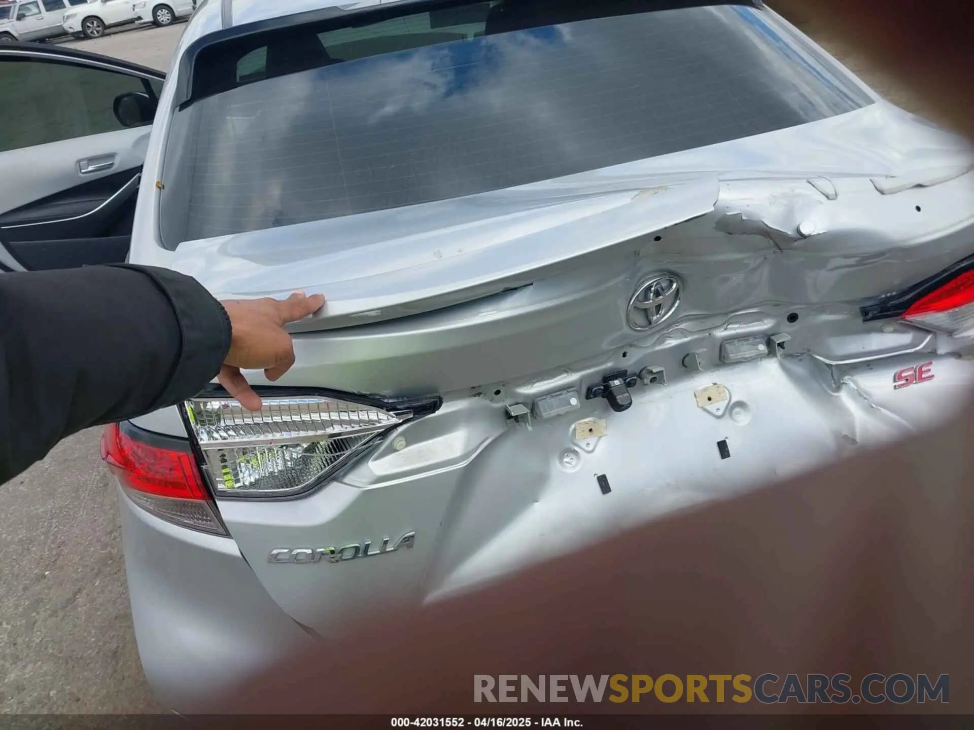 6 Photograph of a damaged car 5YFS4MCE2MP066802 TOYOTA COROLLA 2021