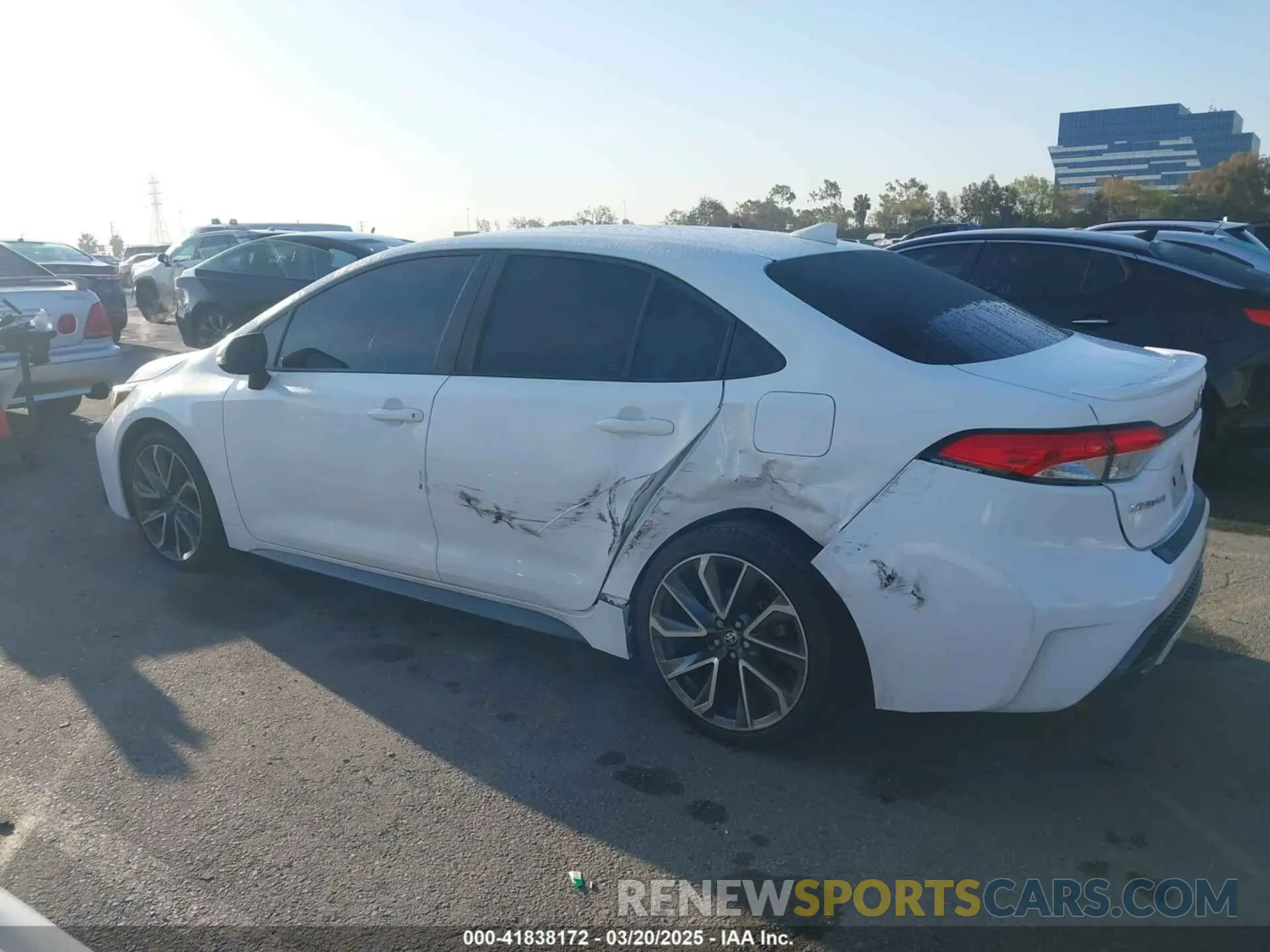 14 Photograph of a damaged car 5YFS4MCE2MP068307 TOYOTA COROLLA 2021