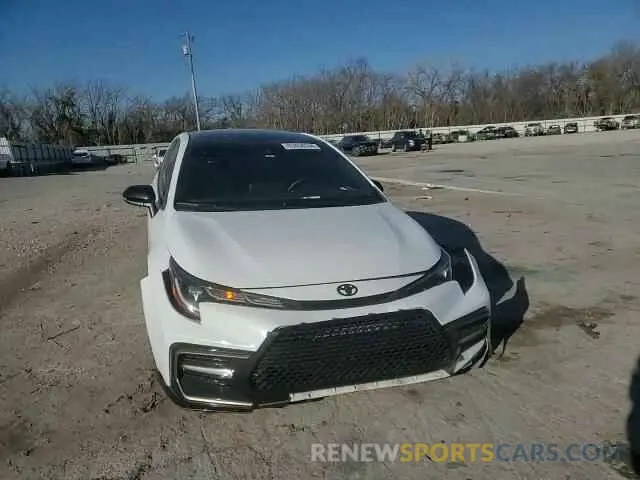 11 Photograph of a damaged car 5YFS4MCE4MP076828 TOYOTA COROLLA 2021
