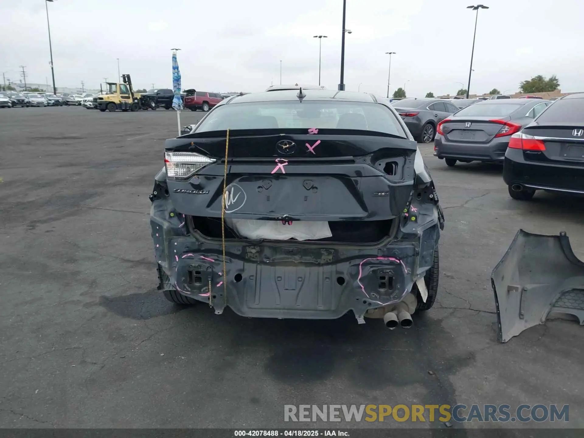 17 Photograph of a damaged car 5YFS4MCE5MP058029 TOYOTA COROLLA 2021