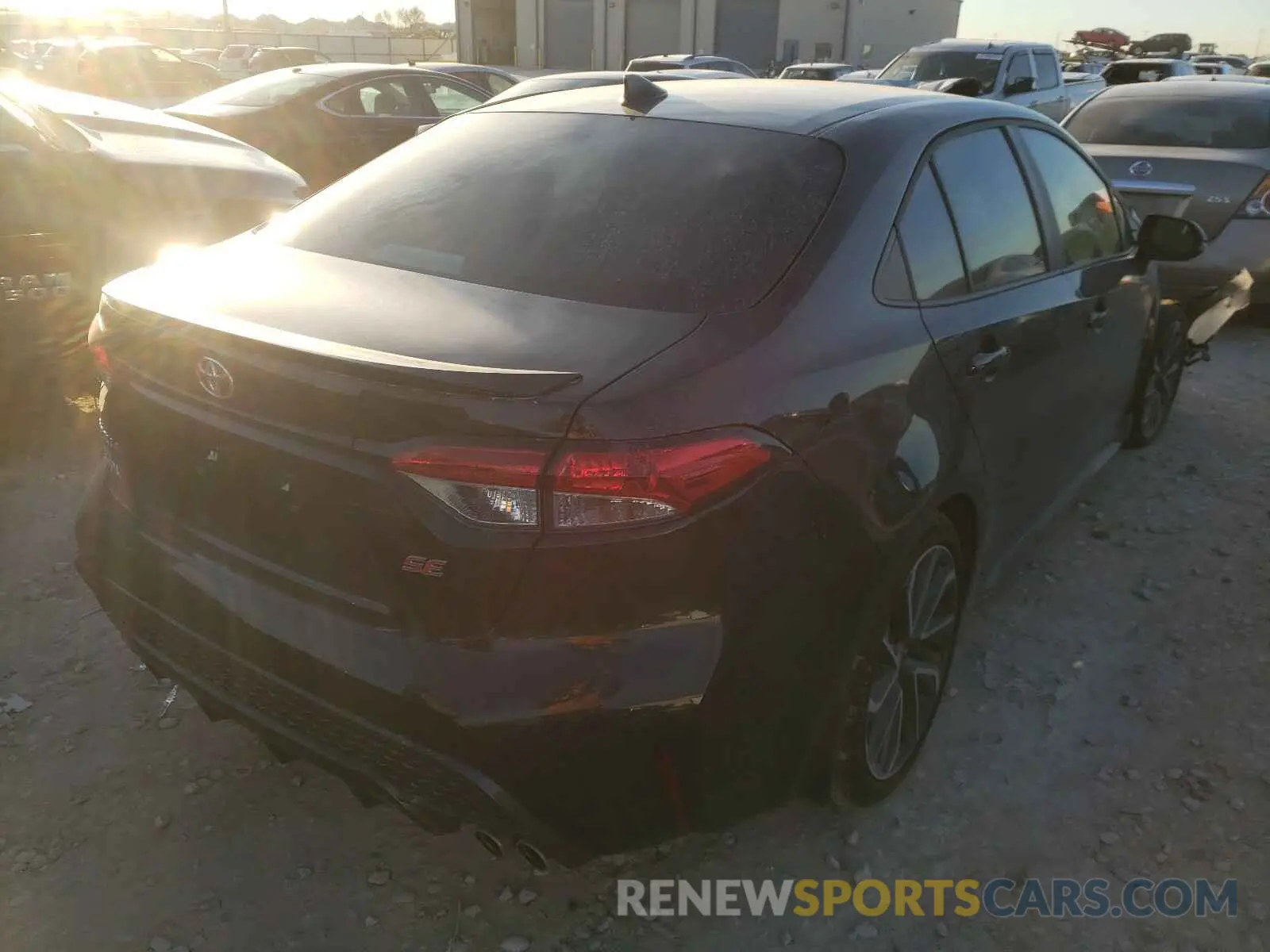 4 Photograph of a damaged car 5YFS4MCE5MP064526 TOYOTA COROLLA 2021