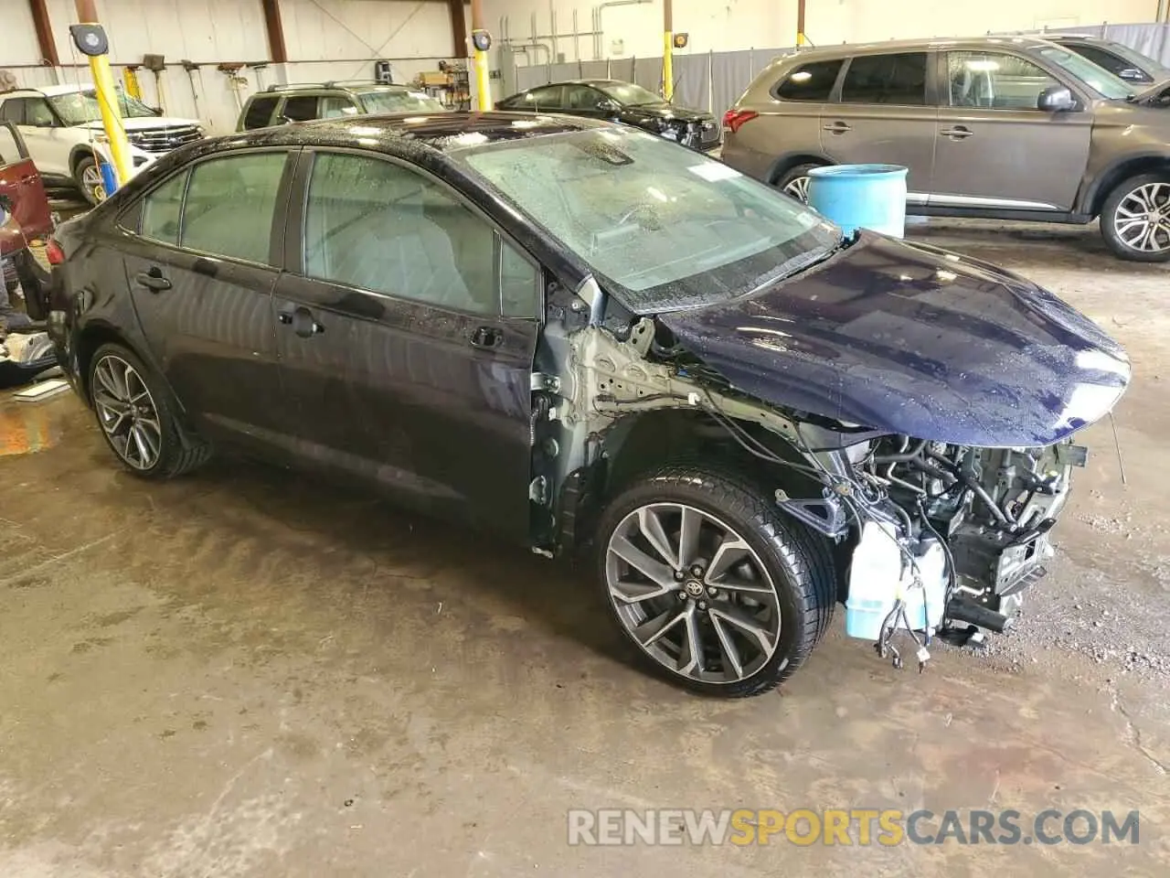 4 Photograph of a damaged car 5YFS4MCE5MP067068 TOYOTA COROLLA 2021