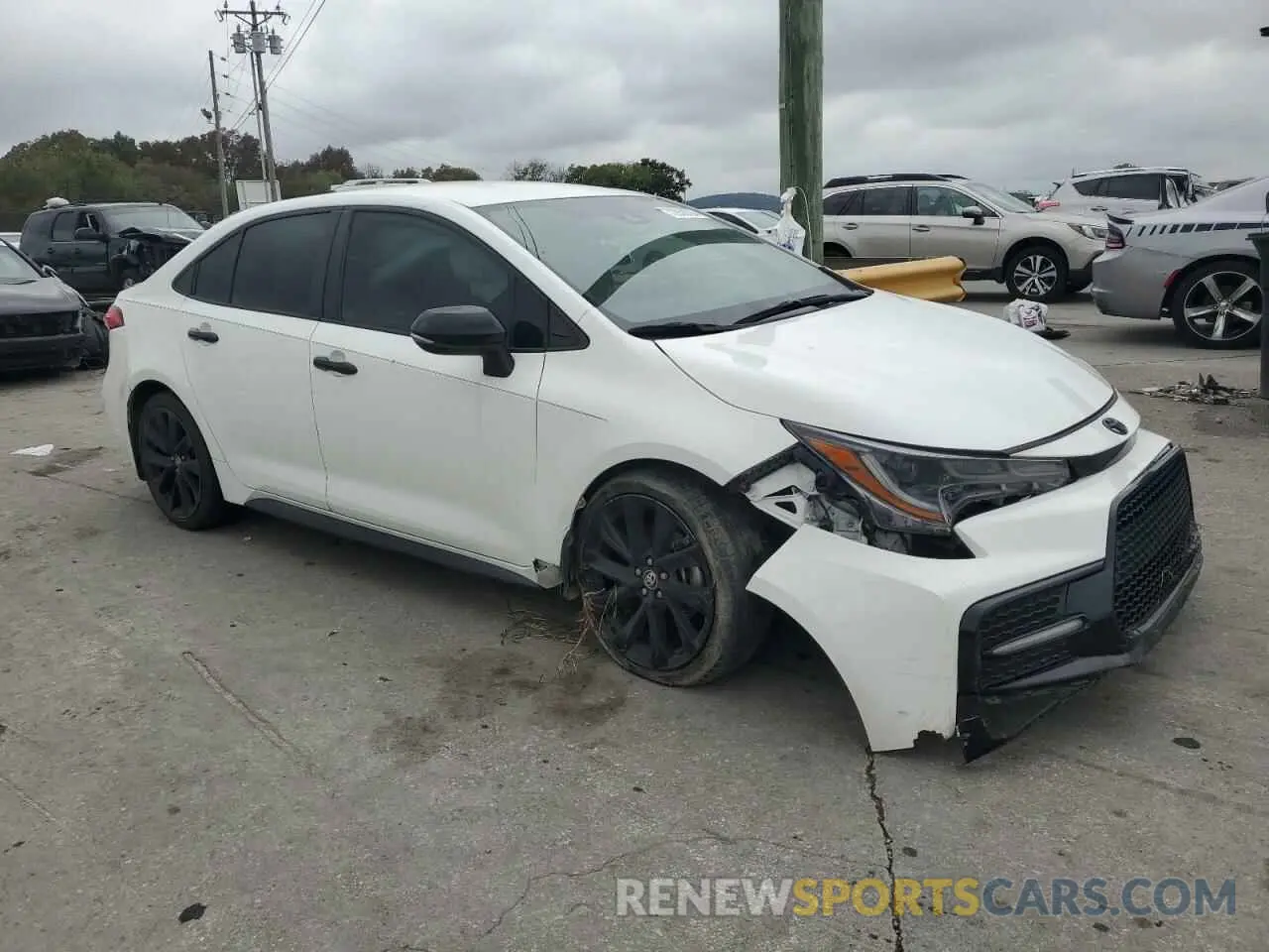 4 Photograph of a damaged car 5YFS4MCE5MP072013 TOYOTA COROLLA 2021