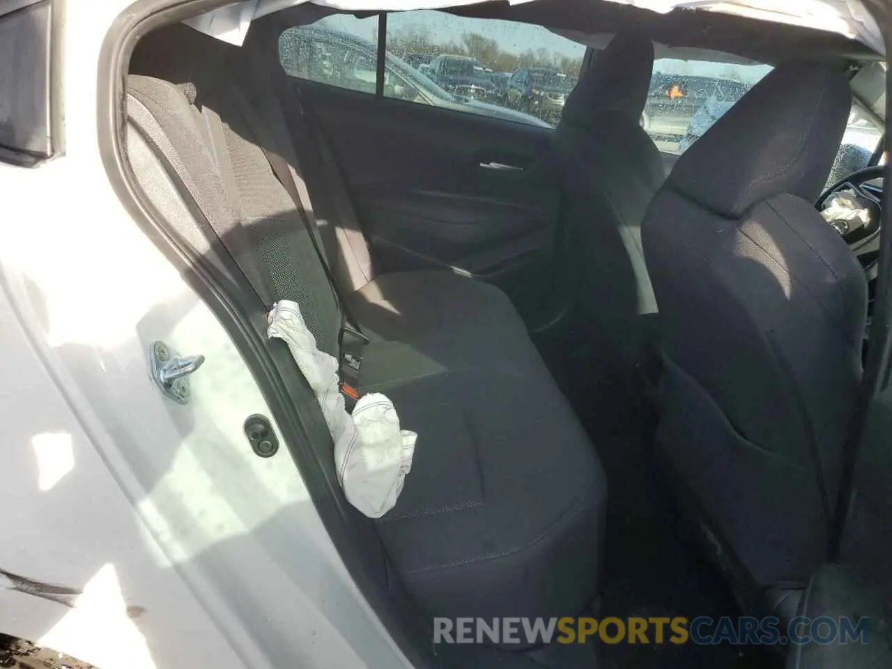 10 Photograph of a damaged car 5YFS4MCE5MP073064 TOYOTA COROLLA 2021