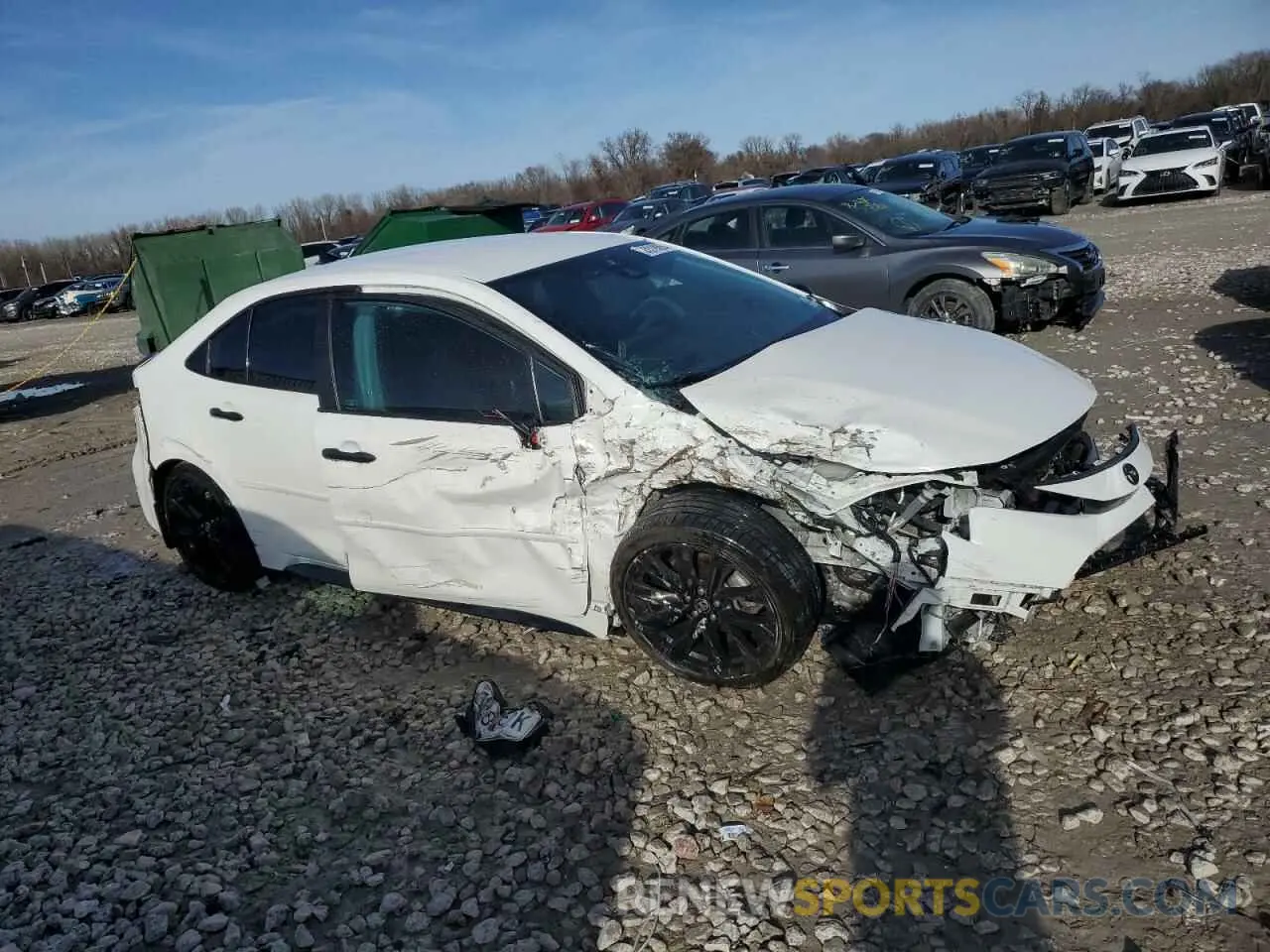 4 Photograph of a damaged car 5YFS4MCE5MP073064 TOYOTA COROLLA 2021