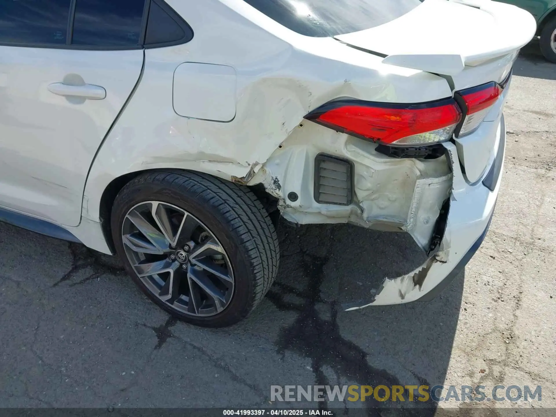 6 Photograph of a damaged car 5YFS4MCE5MP079740 TOYOTA COROLLA 2021