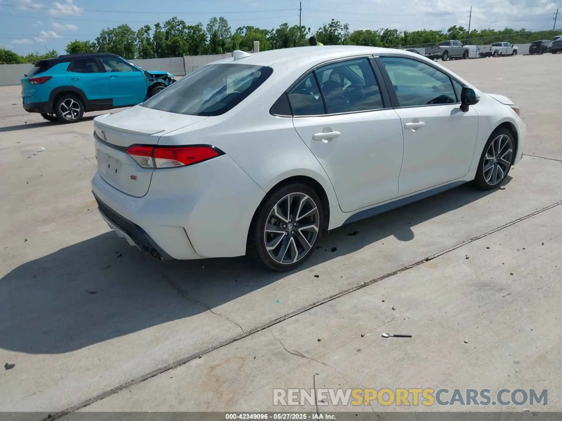 4 Photograph of a damaged car 5YFS4MCE5MP090561 TOYOTA COROLLA 2021