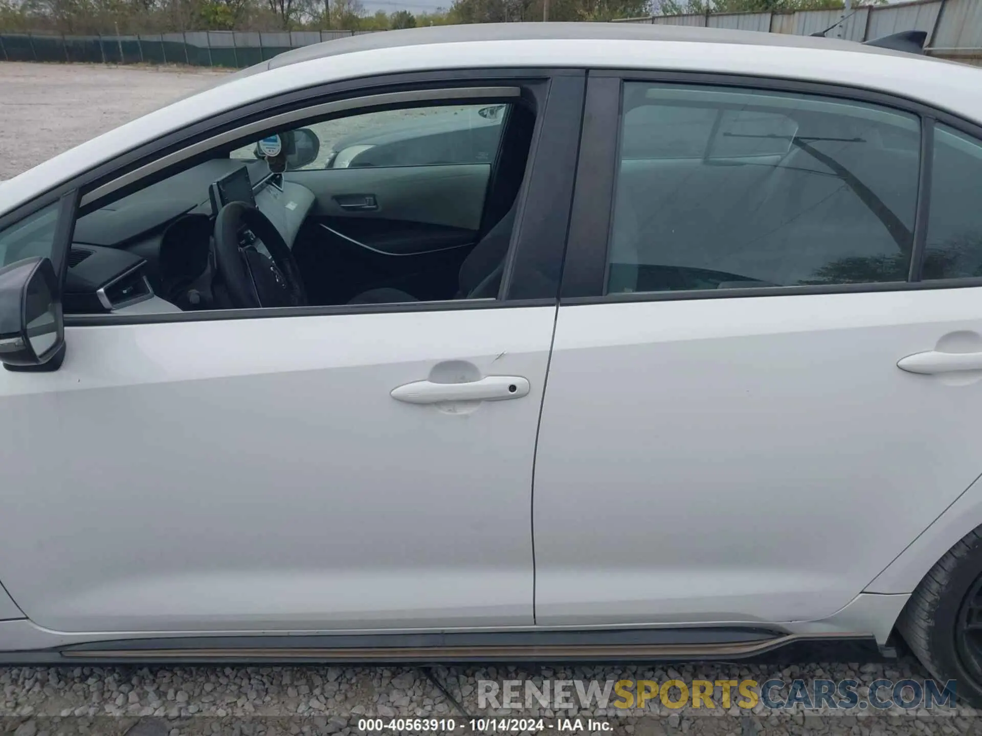 14 Photograph of a damaged car 5YFS4MCE6MP068603 TOYOTA COROLLA 2021