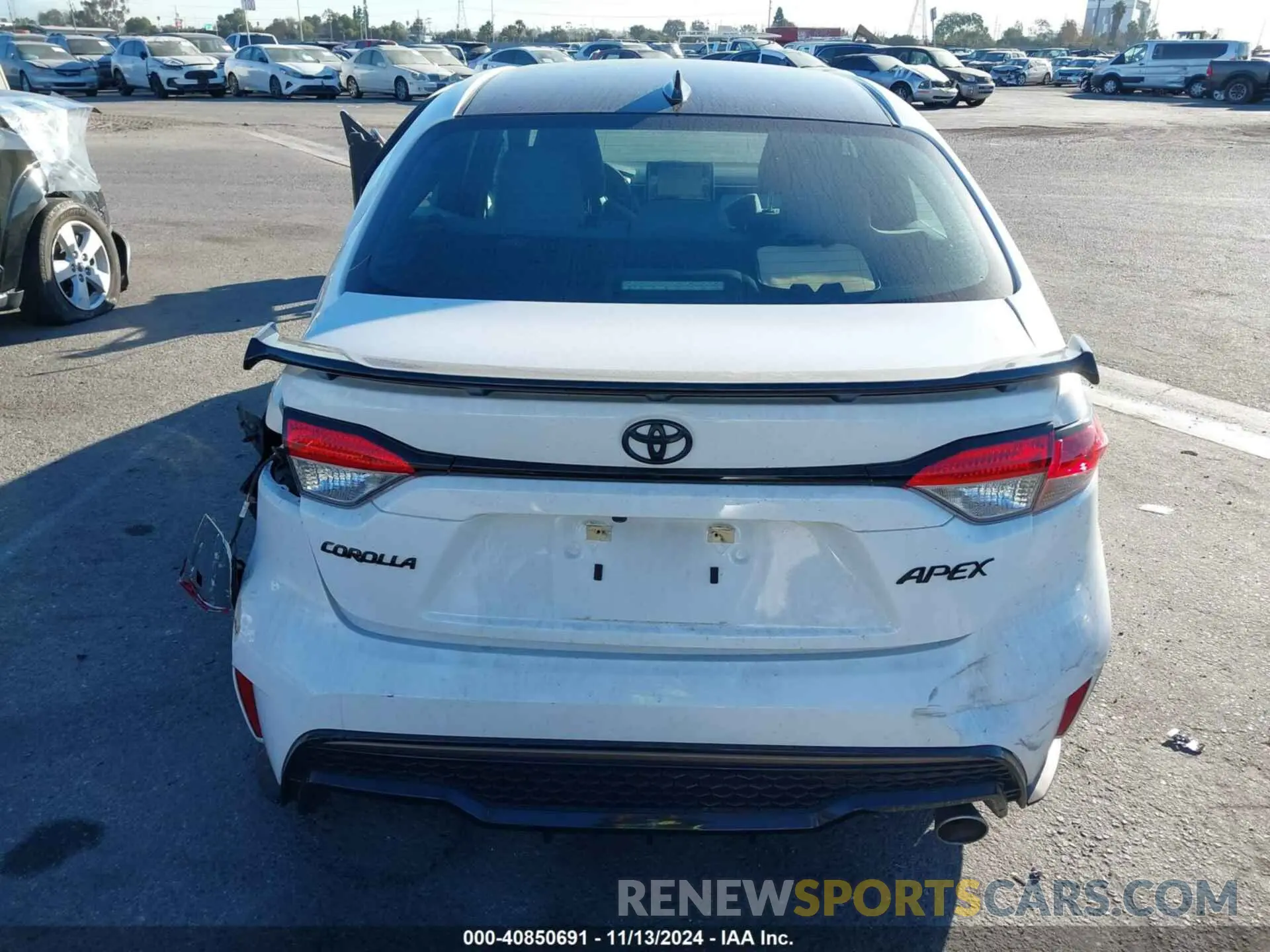 17 Photograph of a damaged car 5YFS4MCE6MP078032 TOYOTA COROLLA 2021
