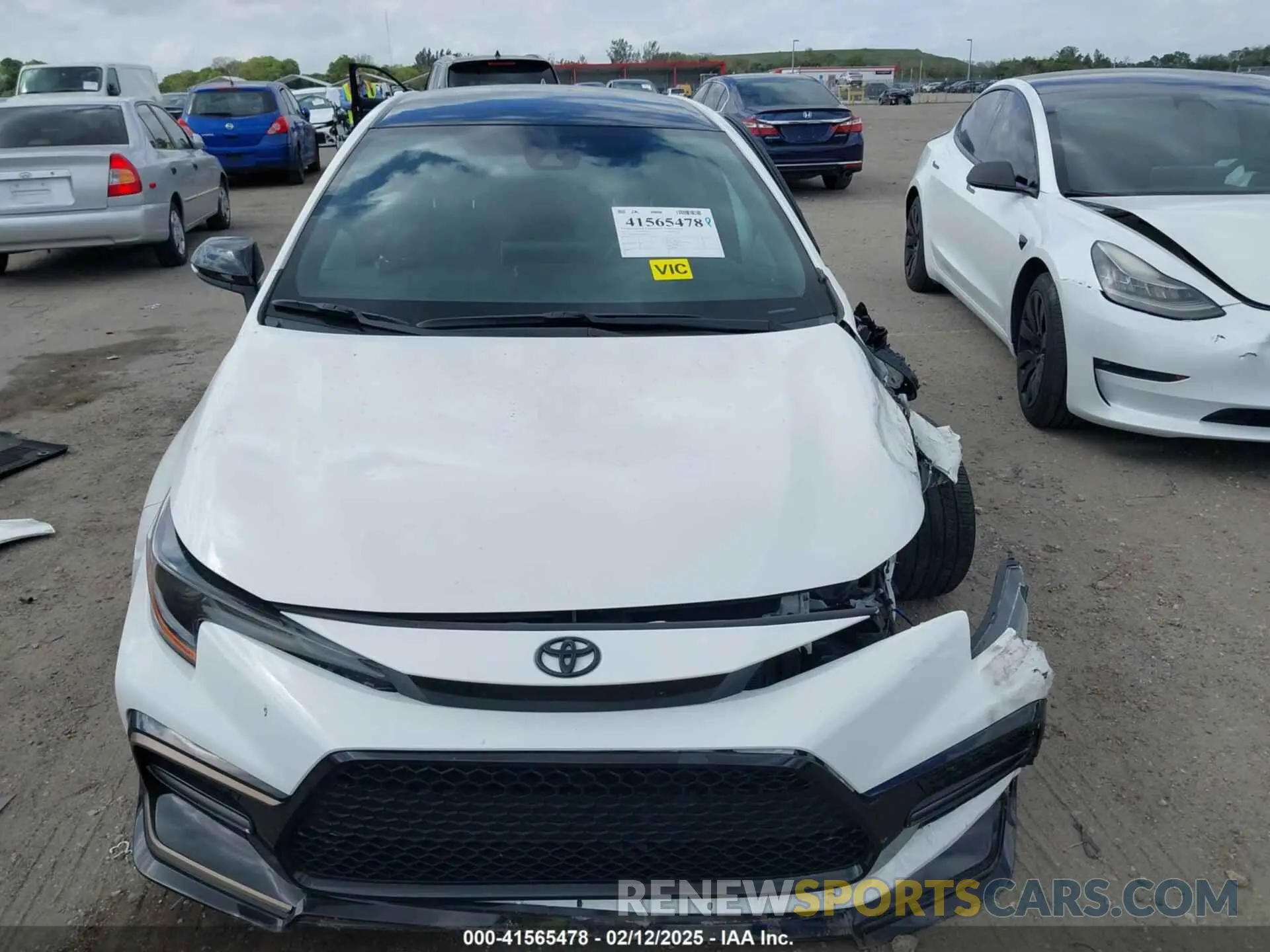 13 Photograph of a damaged car 5YFS4MCE6MP080606 TOYOTA COROLLA 2021