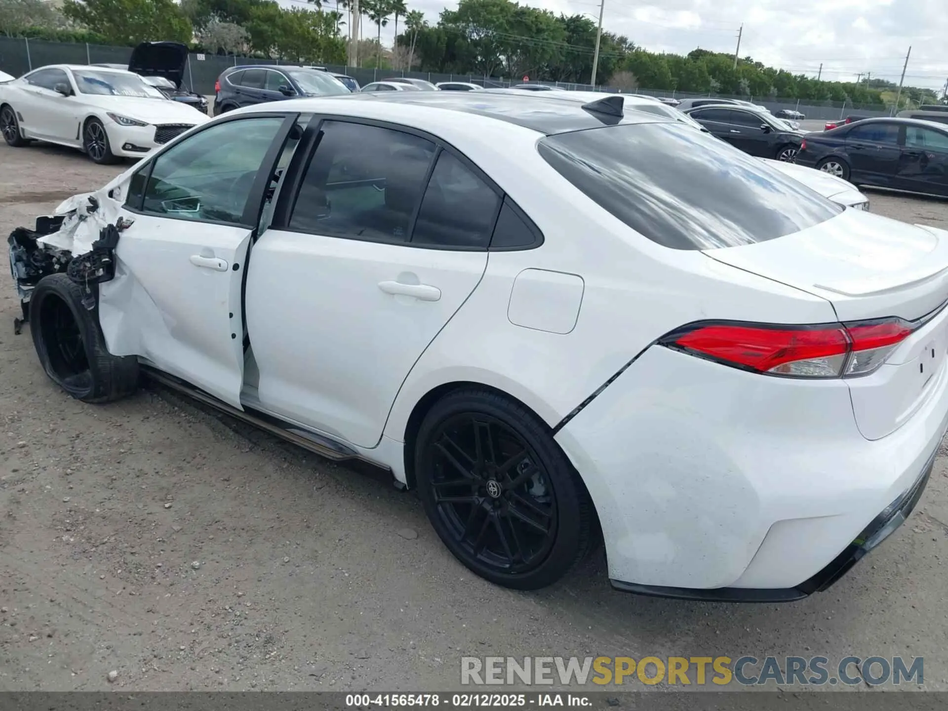 3 Photograph of a damaged car 5YFS4MCE6MP080606 TOYOTA COROLLA 2021