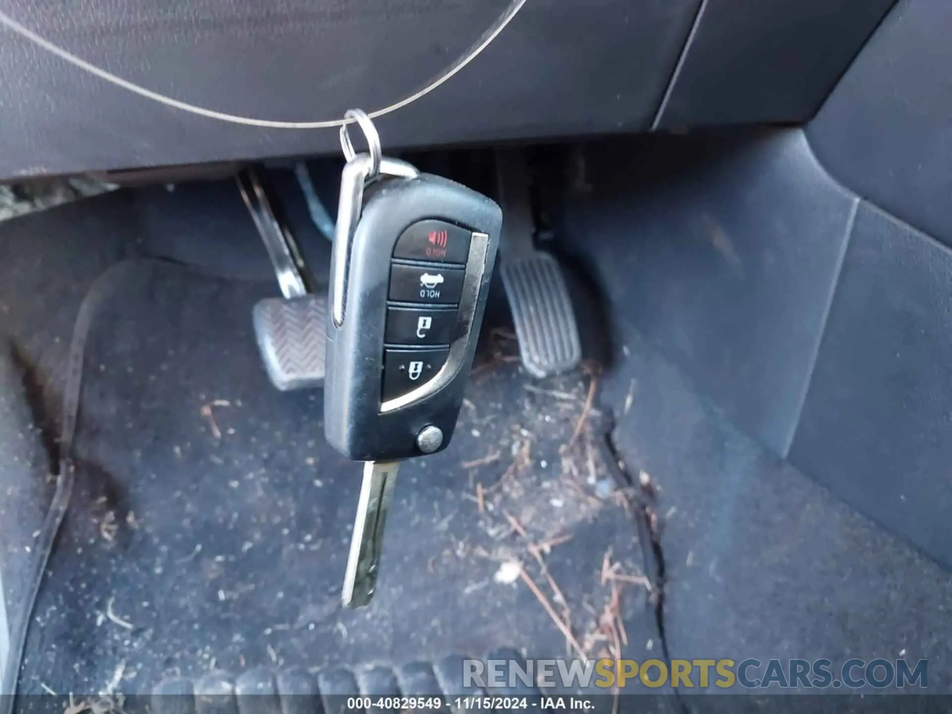 11 Photograph of a damaged car 5YFS4MCE7MP061482 TOYOTA COROLLA 2021