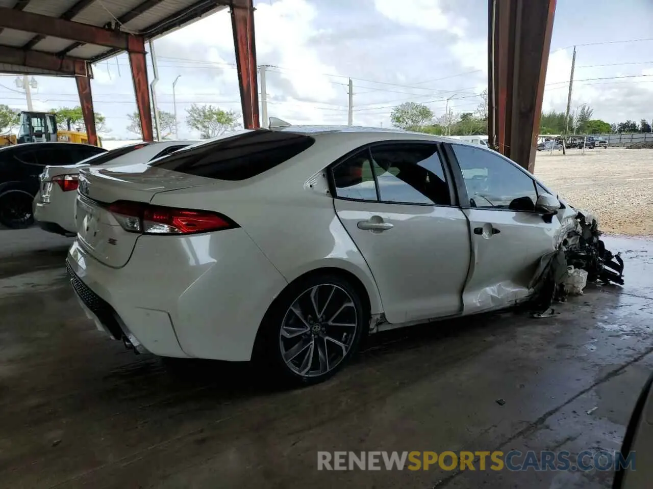 3 Photograph of a damaged car 5YFS4MCE7MP063846 TOYOTA COROLLA 2021