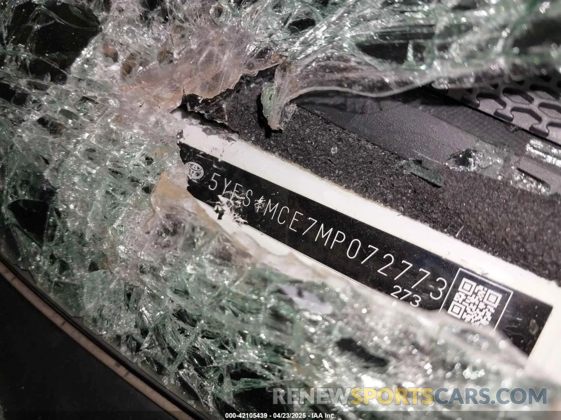 9 Photograph of a damaged car 5YFS4MCE7MP072773 TOYOTA COROLLA 2021