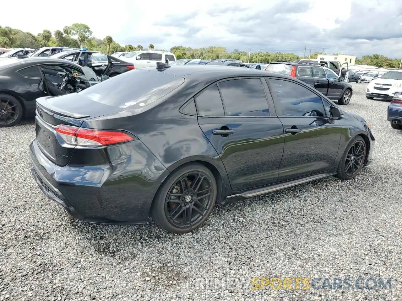 3 Photograph of a damaged car 5YFS4MCE7MP088035 TOYOTA COROLLA 2021