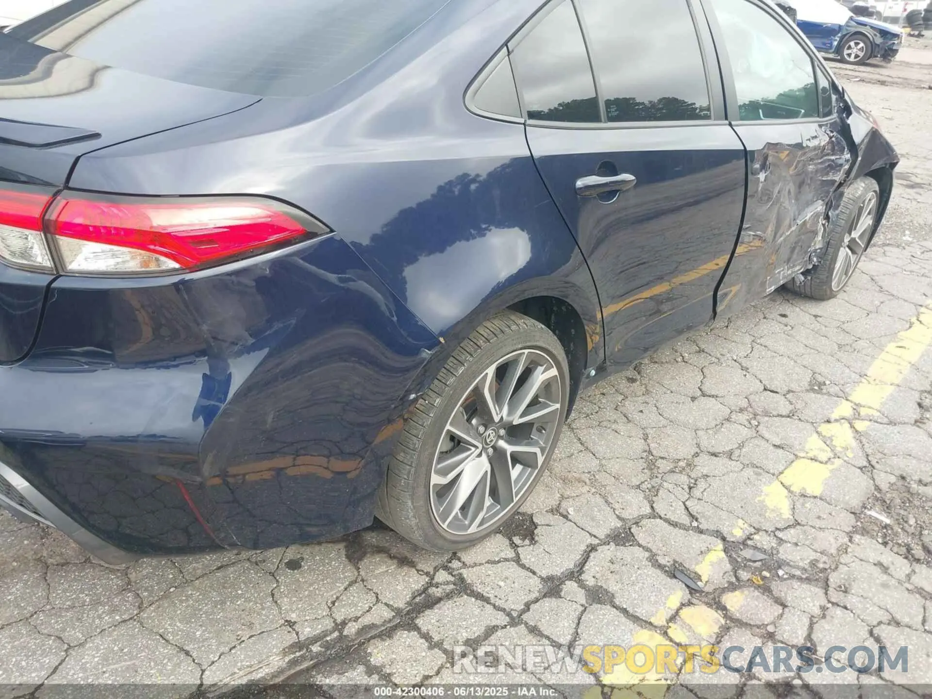 17 Photograph of a damaged car 5YFS4MCE7MP097608 TOYOTA COROLLA 2021