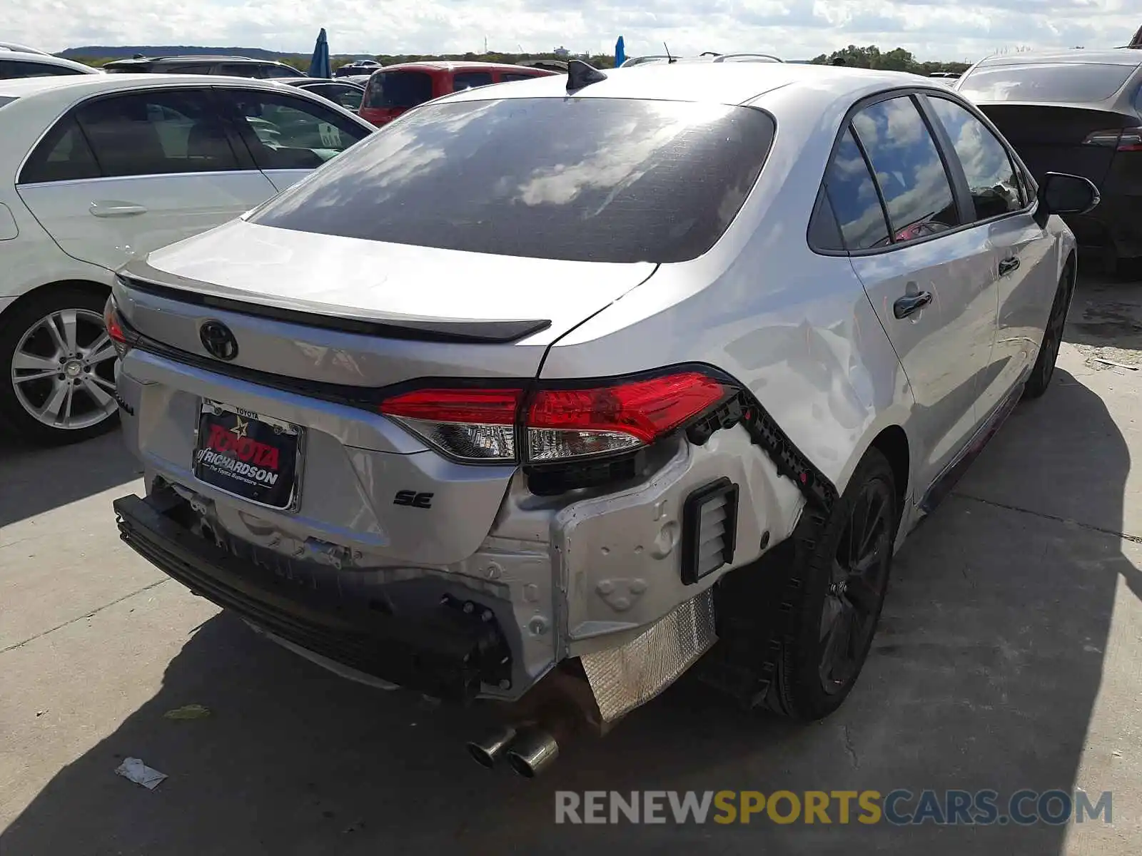 4 Photograph of a damaged car 5YFS4MCE8MP059143 TOYOTA COROLLA 2021