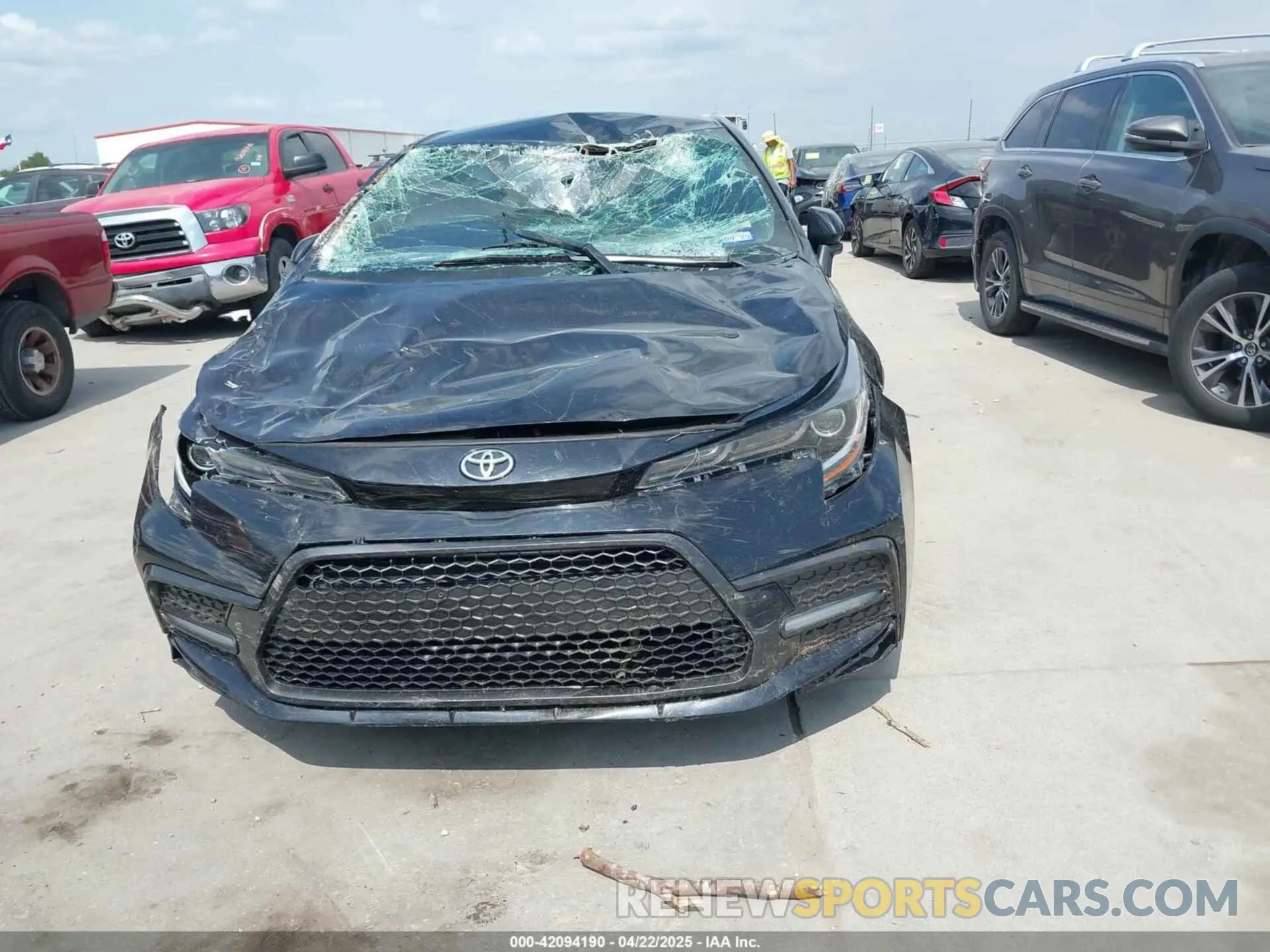 12 Photograph of a damaged car 5YFS4MCE8MP075617 TOYOTA COROLLA 2021