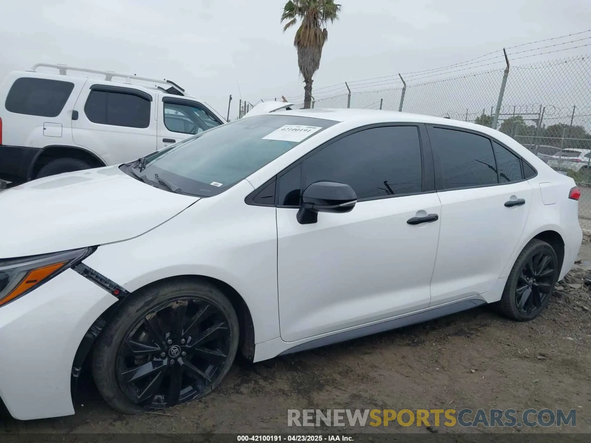 14 Photograph of a damaged car 5YFS4MCE8MP077285 TOYOTA COROLLA 2021