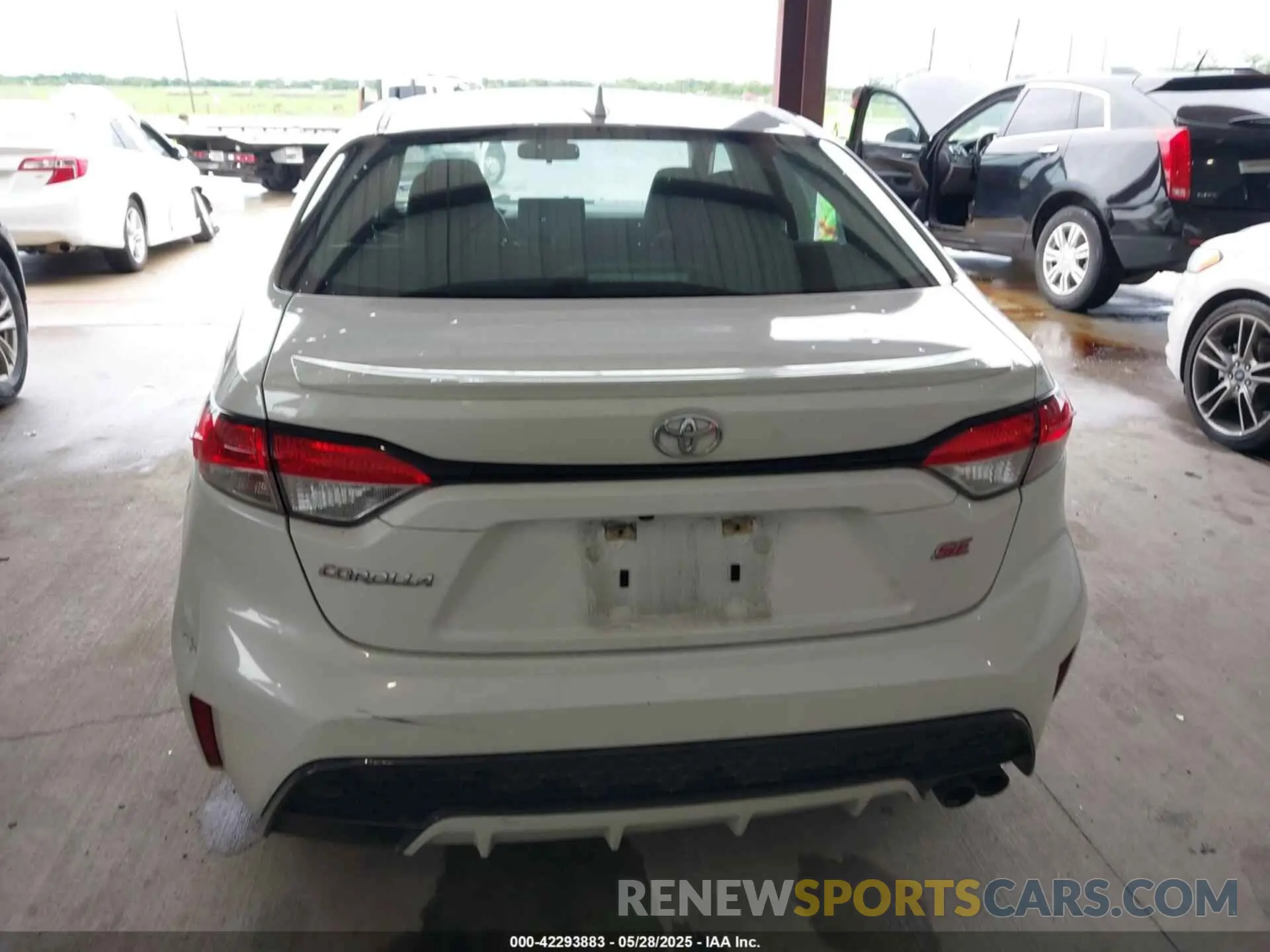 16 Photograph of a damaged car 5YFS4MCE9MP072127 TOYOTA COROLLA 2021