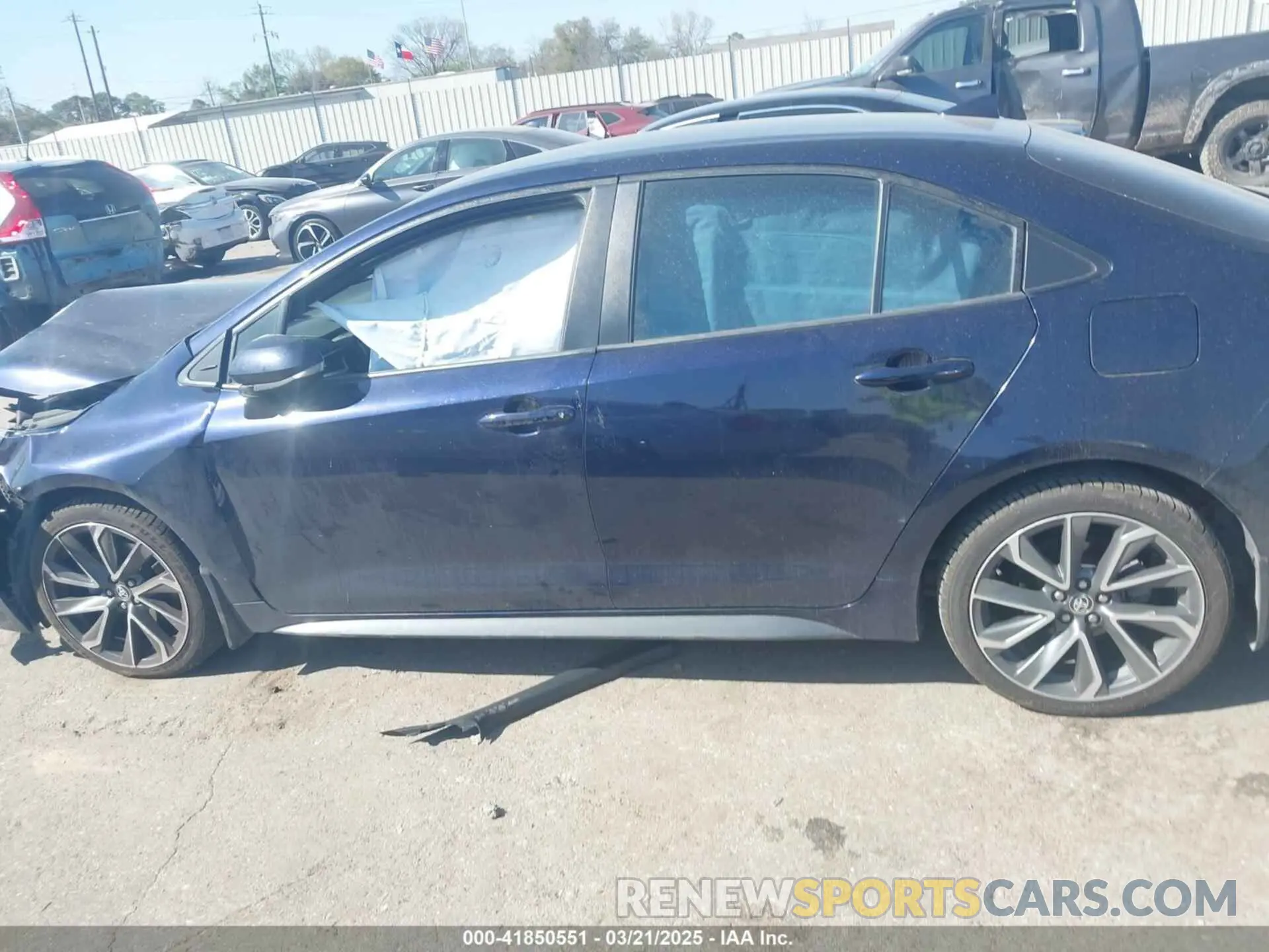 14 Photograph of a damaged car 5YFS4MCE9MP072841 TOYOTA COROLLA 2021